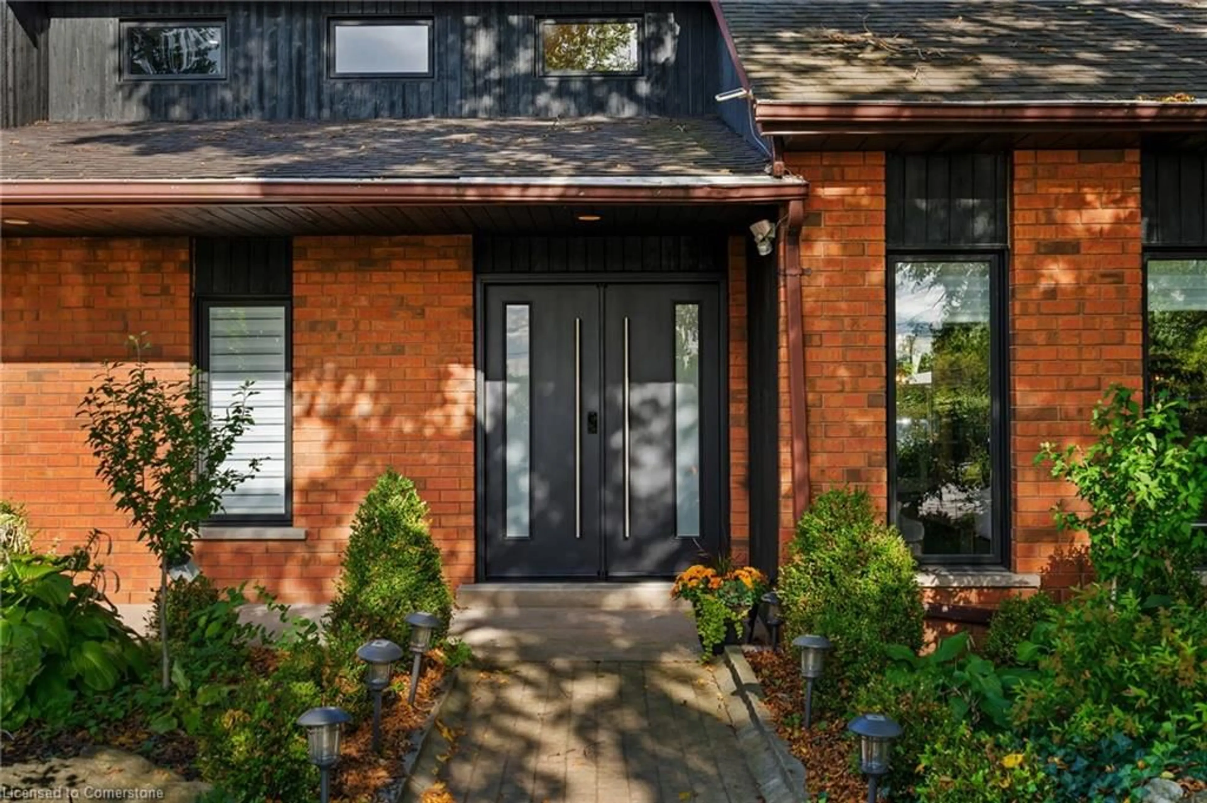 Home with brick exterior material, street for 487 Ridge Rd, Grimsby Ontario L3M 0K5