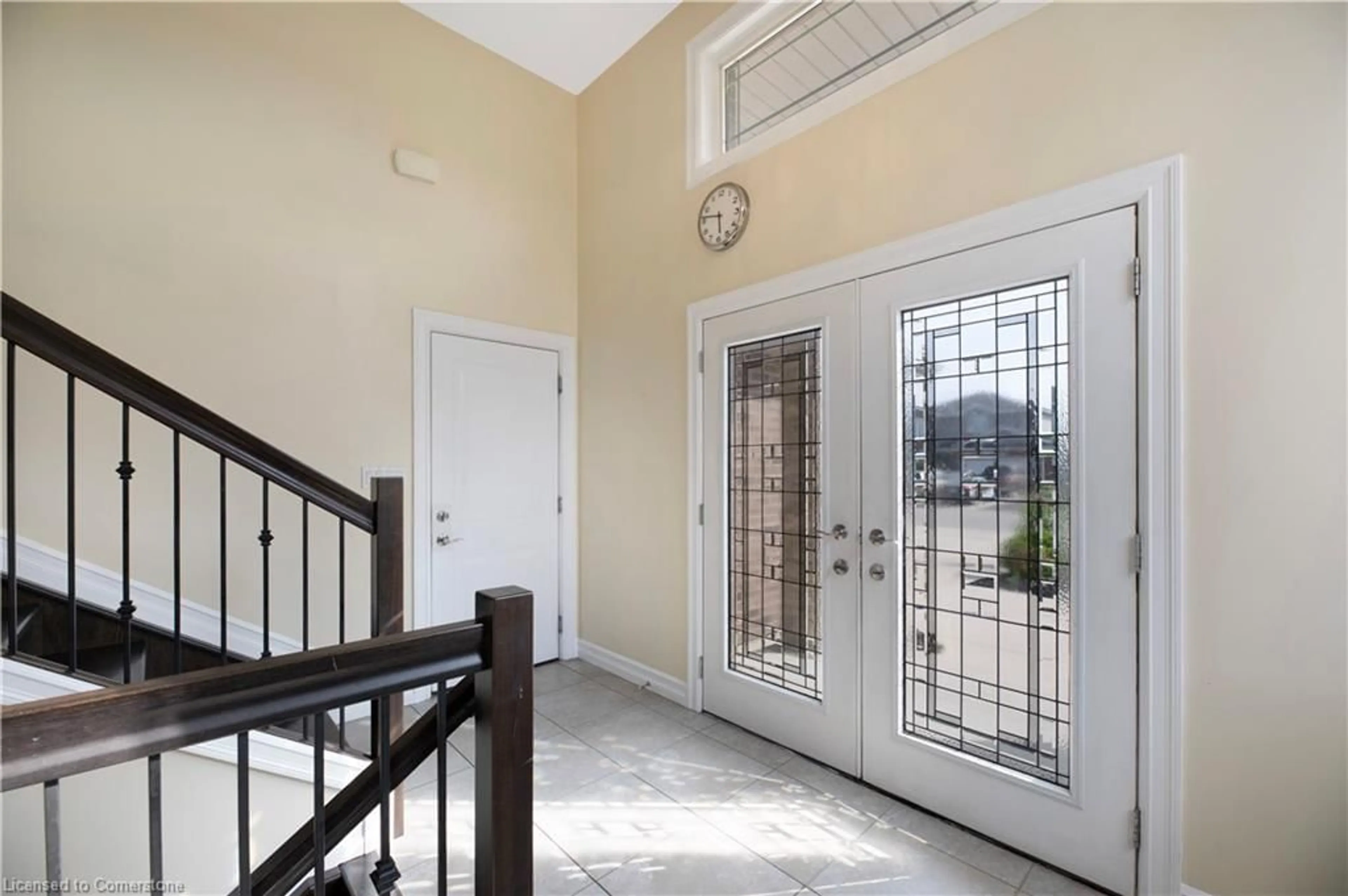 Indoor foyer for 47 Molengraaf Way, Chatham Ontario N7M 0A1