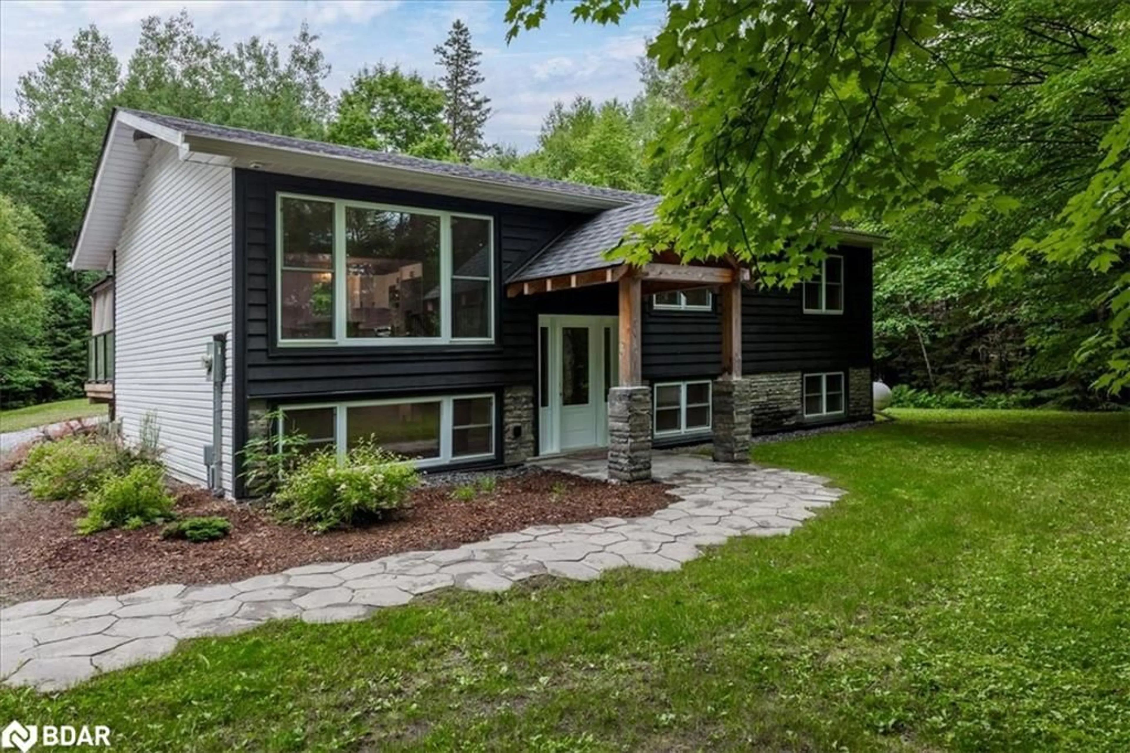 Home with vinyl exterior material, street for 682 Stephenson Road 2 Rd, Port Sydney Ontario P0B 1L0