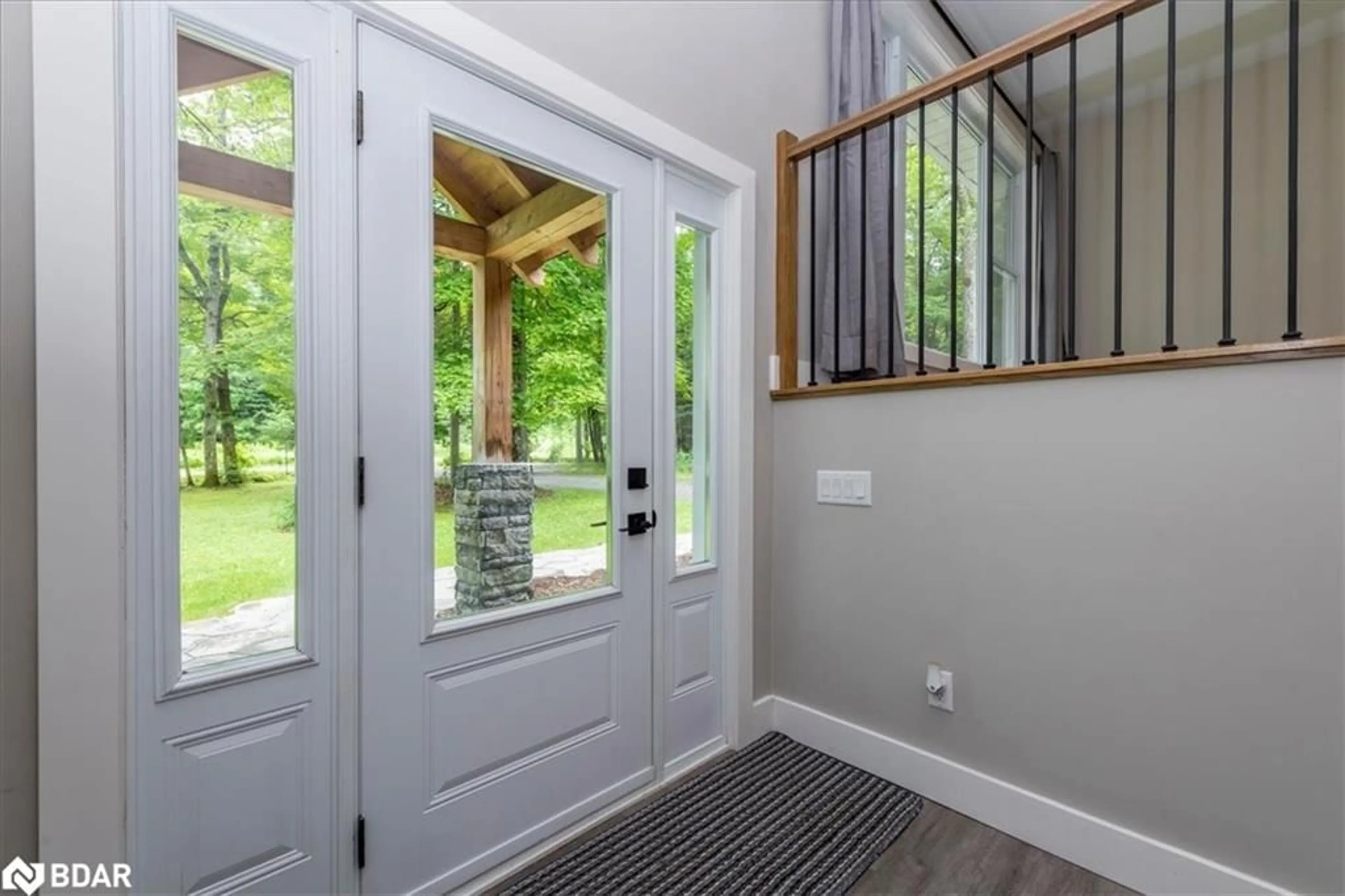 Indoor entryway for 682 Stephenson Road 2 Rd, Port Sydney Ontario P0B 1L0