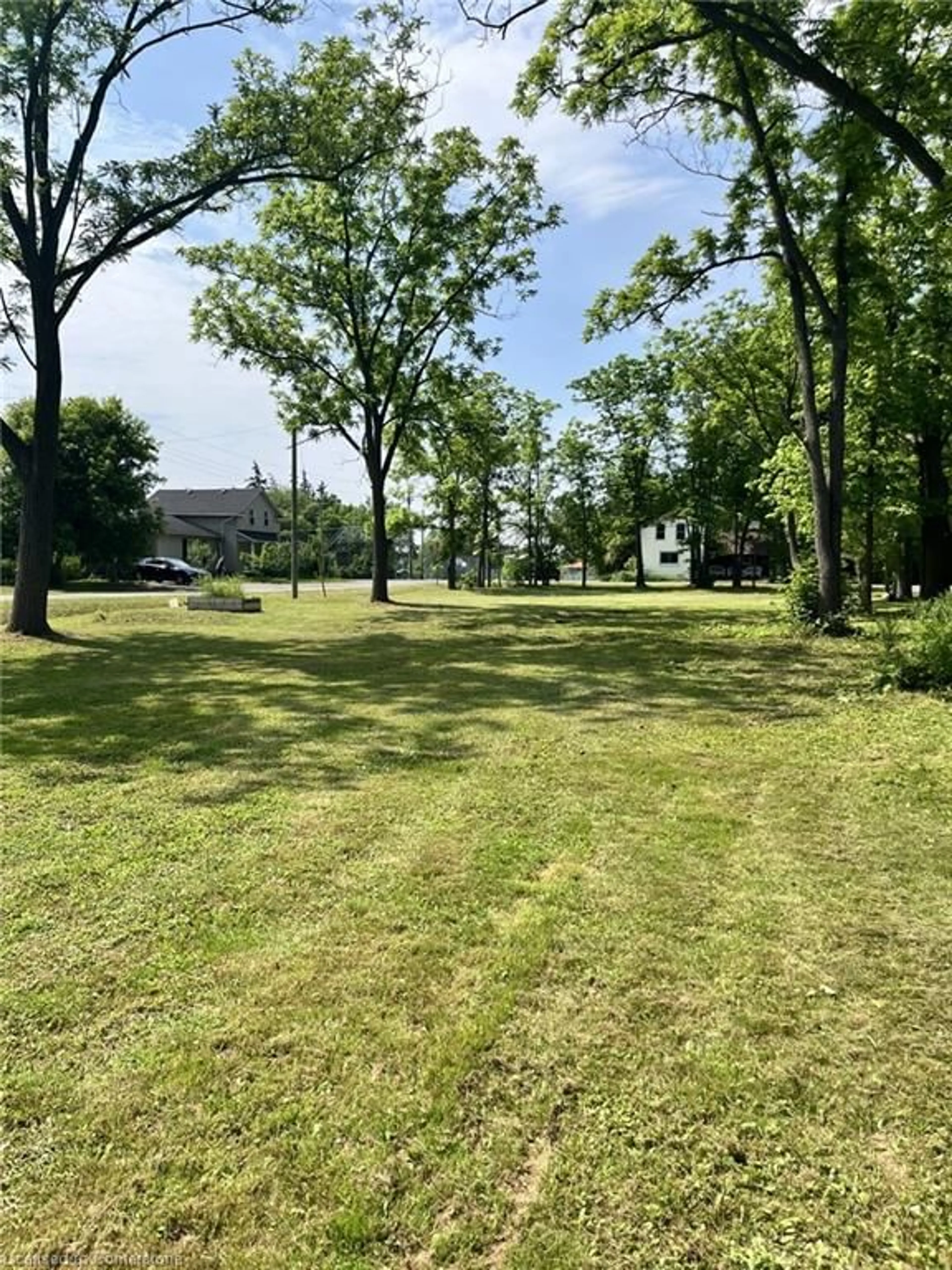 A pic from outside/outdoor area/front of a property/back of a property/a pic from drone, street for LOT 5 Centre St, Brantford Ontario N3T 5L9