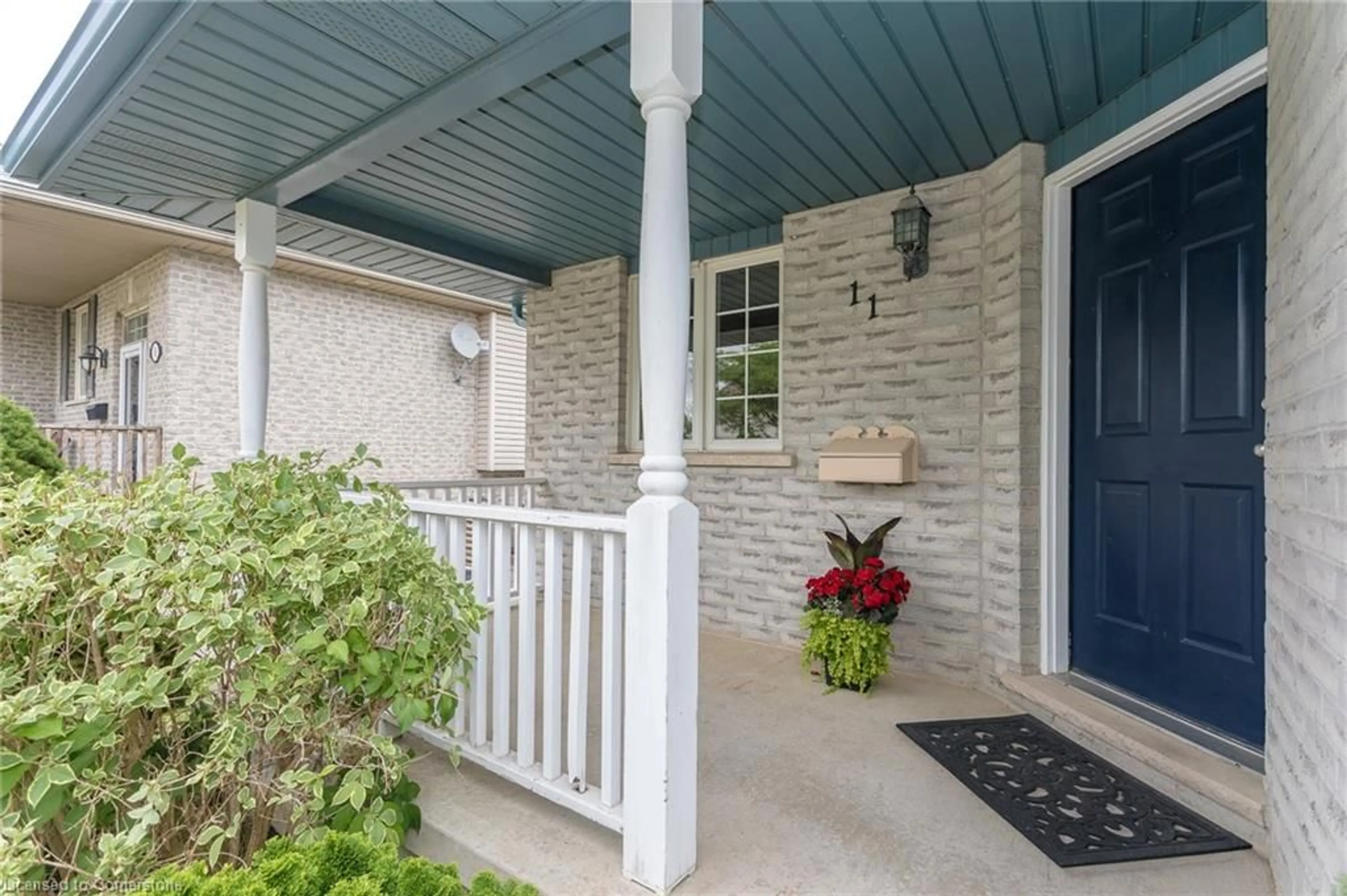 Indoor entryway for 11 Goldenrod Crt, St. Thomas Ontario N5P 4M7