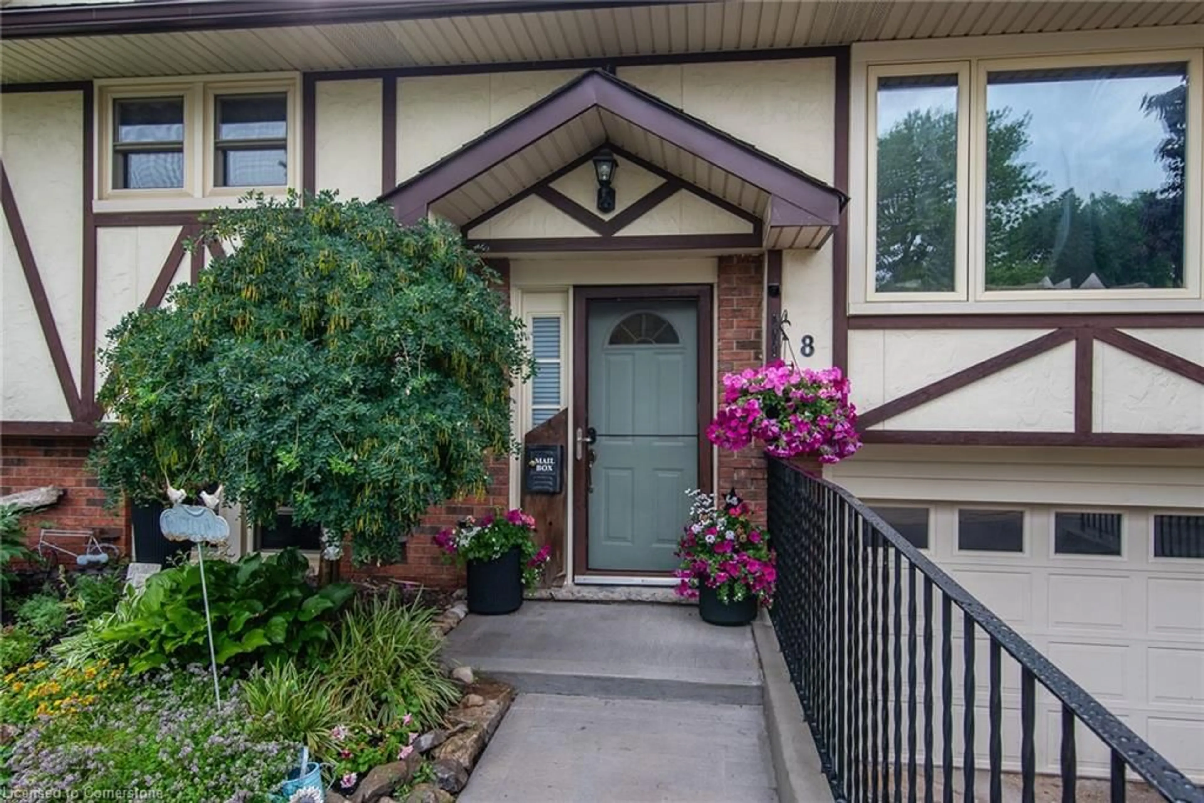 Unknown for 8 Byton Lane, Cambridge Ontario N1S 4L9