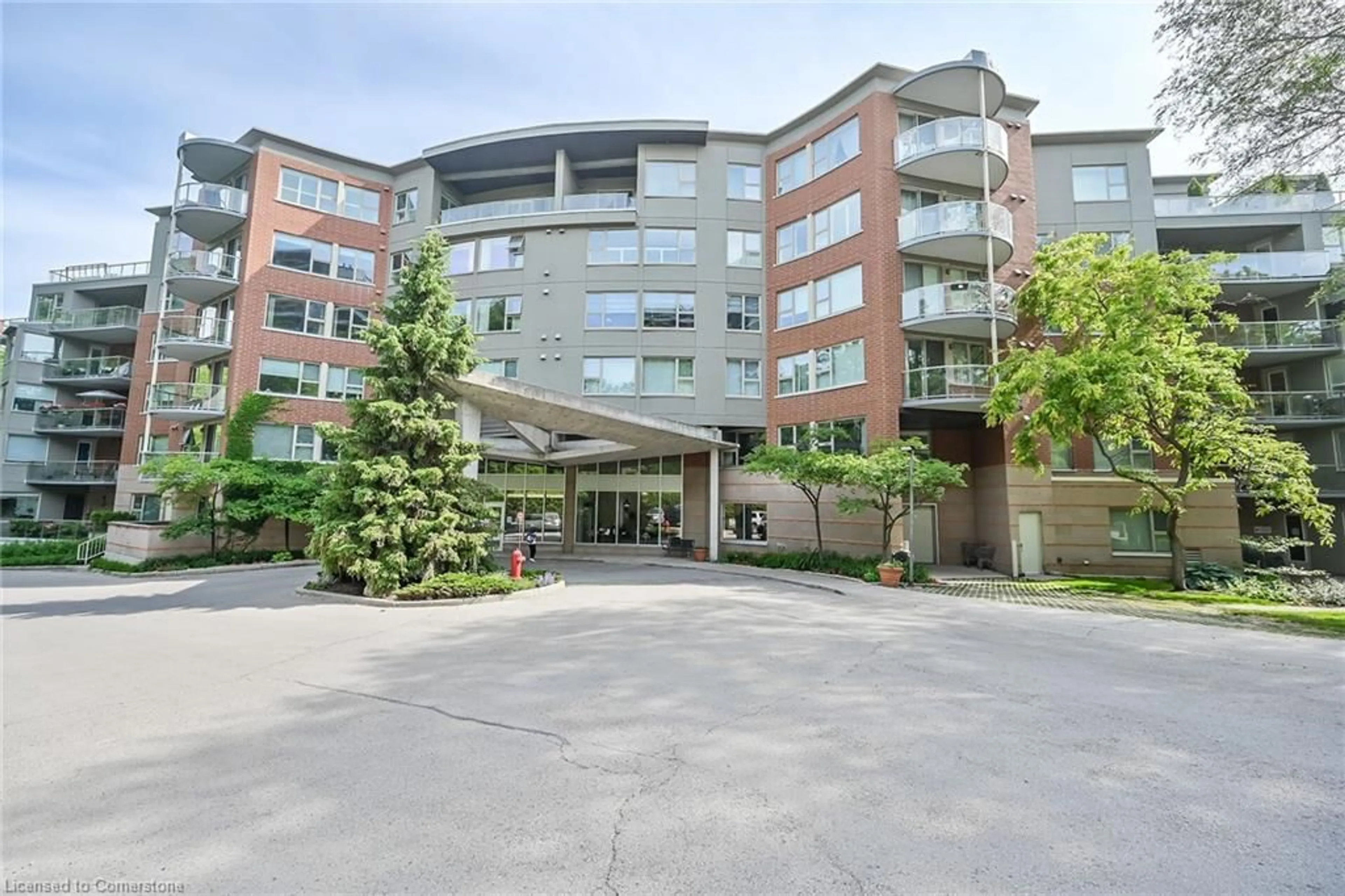 Indoor foyer for 77 Governors Rd #408, Dundas Ontario L9H 7N8