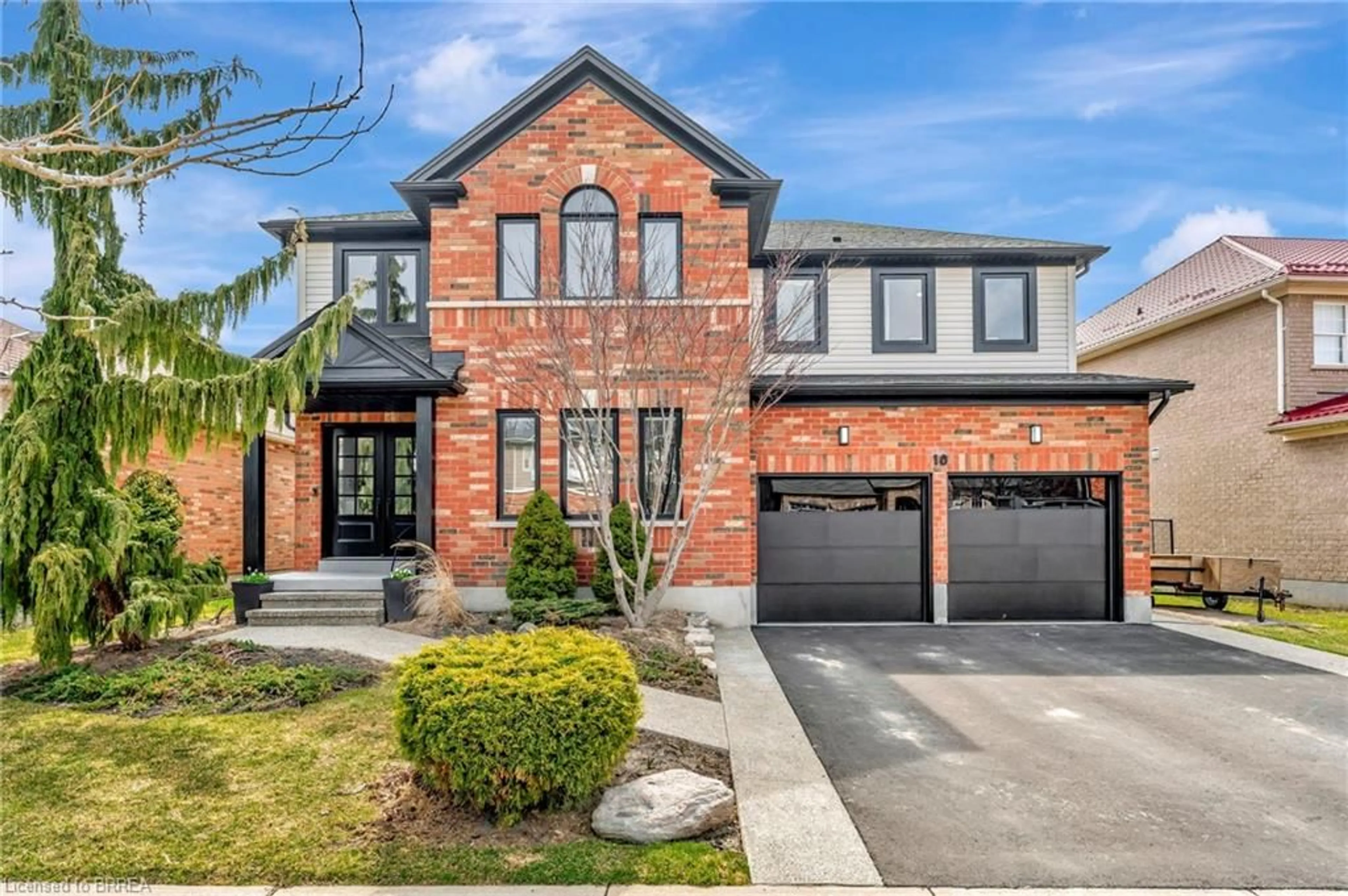 Home with brick exterior material, street for 10 Hoodless Crt, Brantford Ontario N3T 0A8