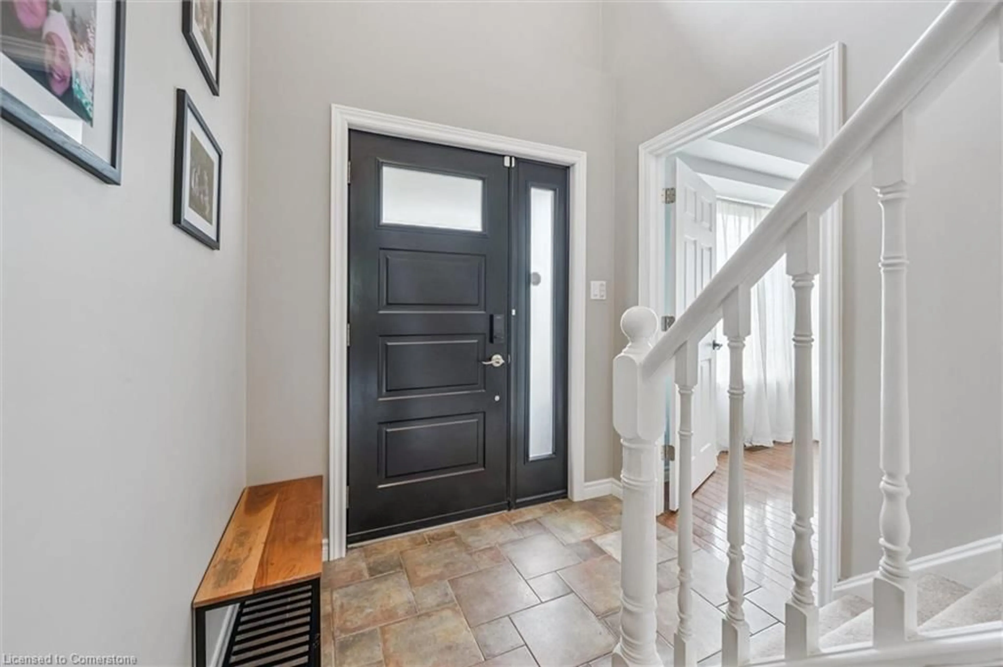 Indoor entryway for 687 Champlain Blvd, Cambridge Ontario N1R 7Z8