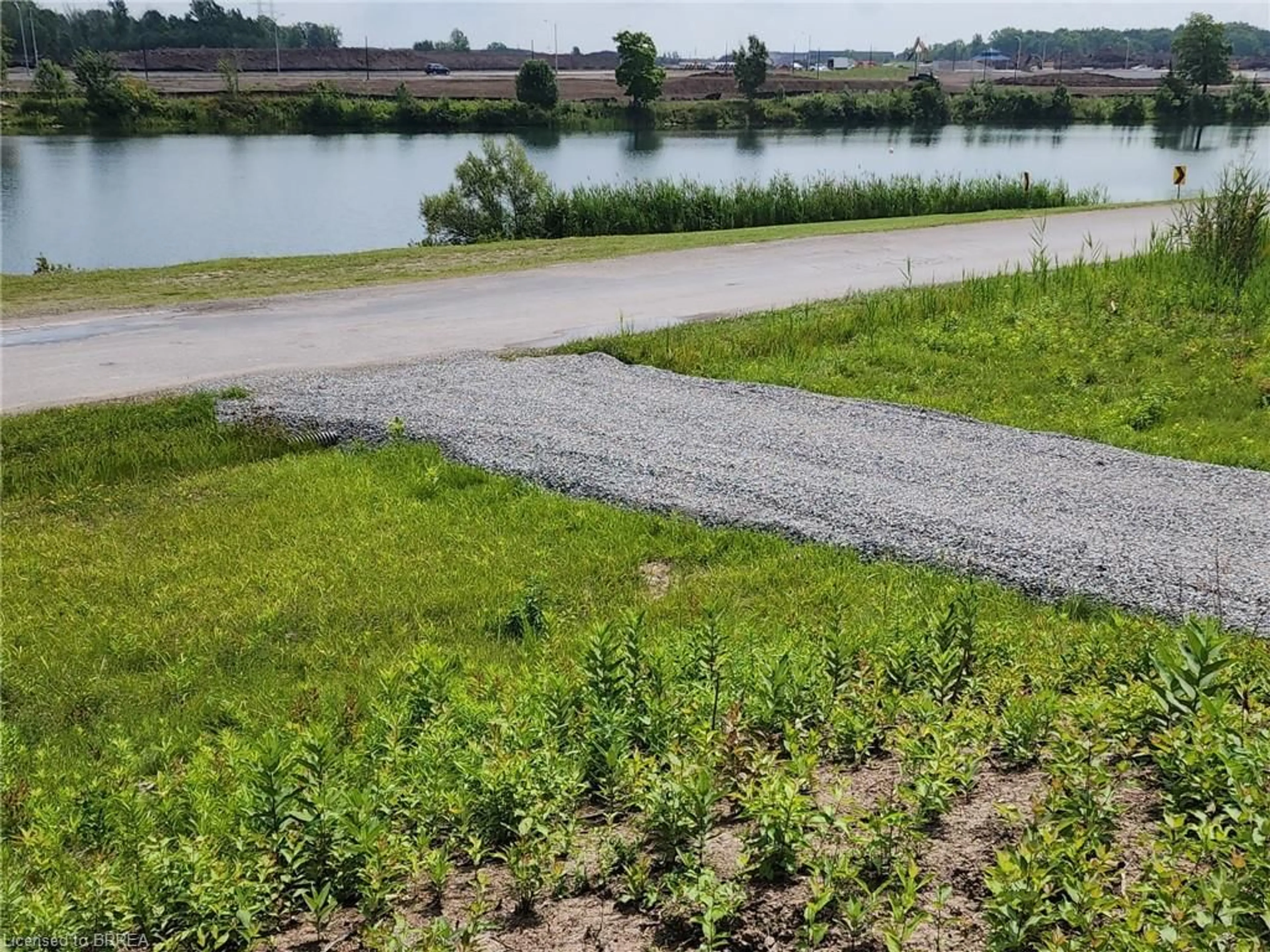 A pic from outside/outdoor area/front of a property/back of a property/a pic from drone, water/lake/river/ocean view for 260 Colborne St, Welland Ontario L3B 3P1