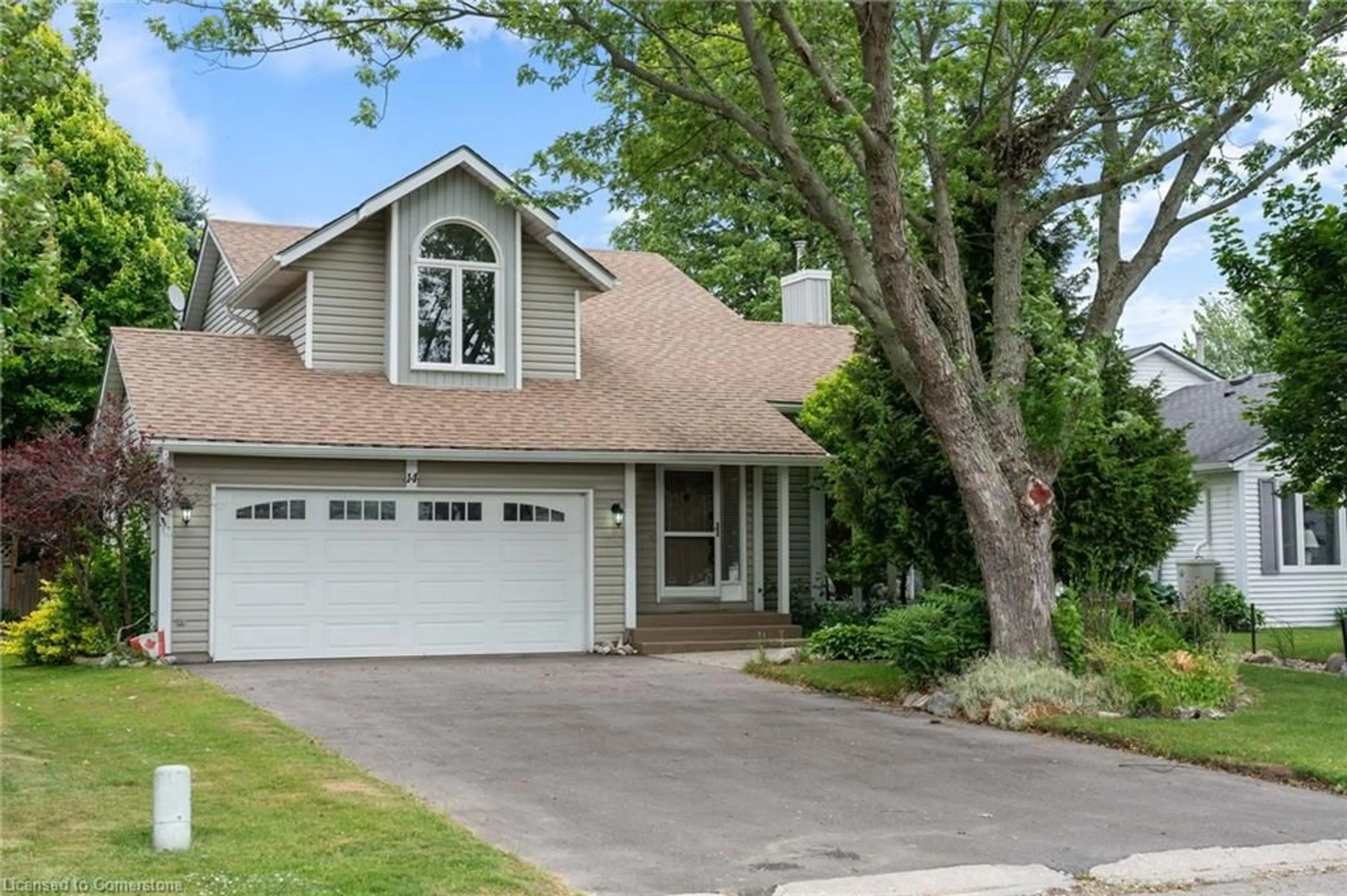 Home with vinyl exterior material, street for 14 Leslie Ave, Port Dover Ontario N0A 1N4
