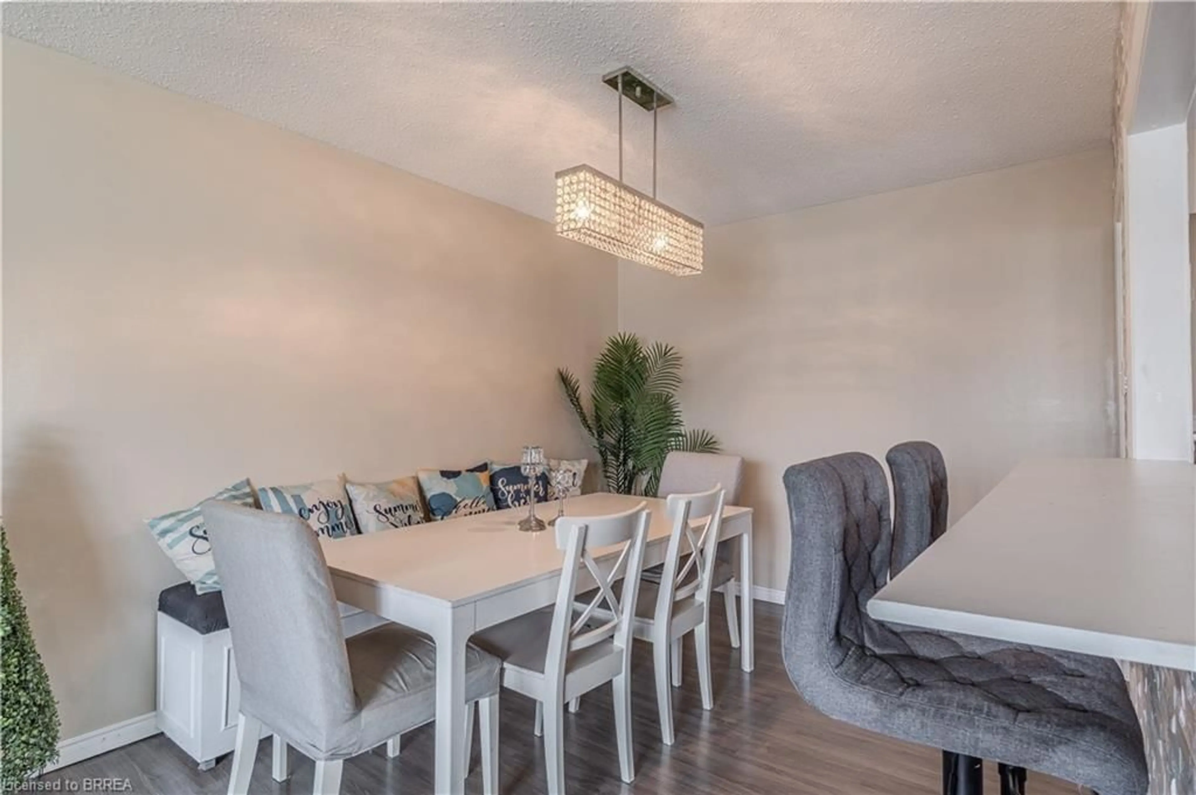 Dining room, wood/laminate floor for 53 Abeles Ave, Paris Ontario N3L 3N8