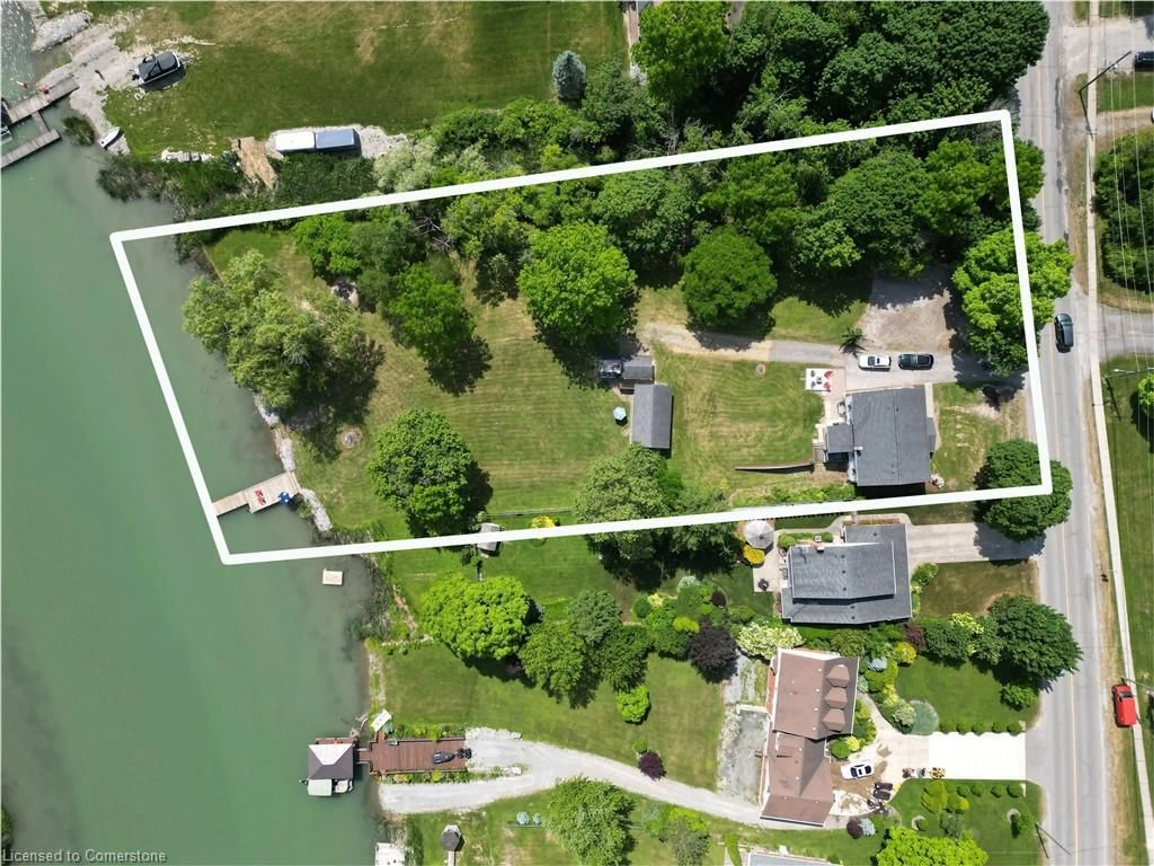 A pic from outside/outdoor area/front of a property/back of a property/a pic from drone, water/lake/river/ocean view for 123 Canby St, Thorold Ontario L0S 1K0