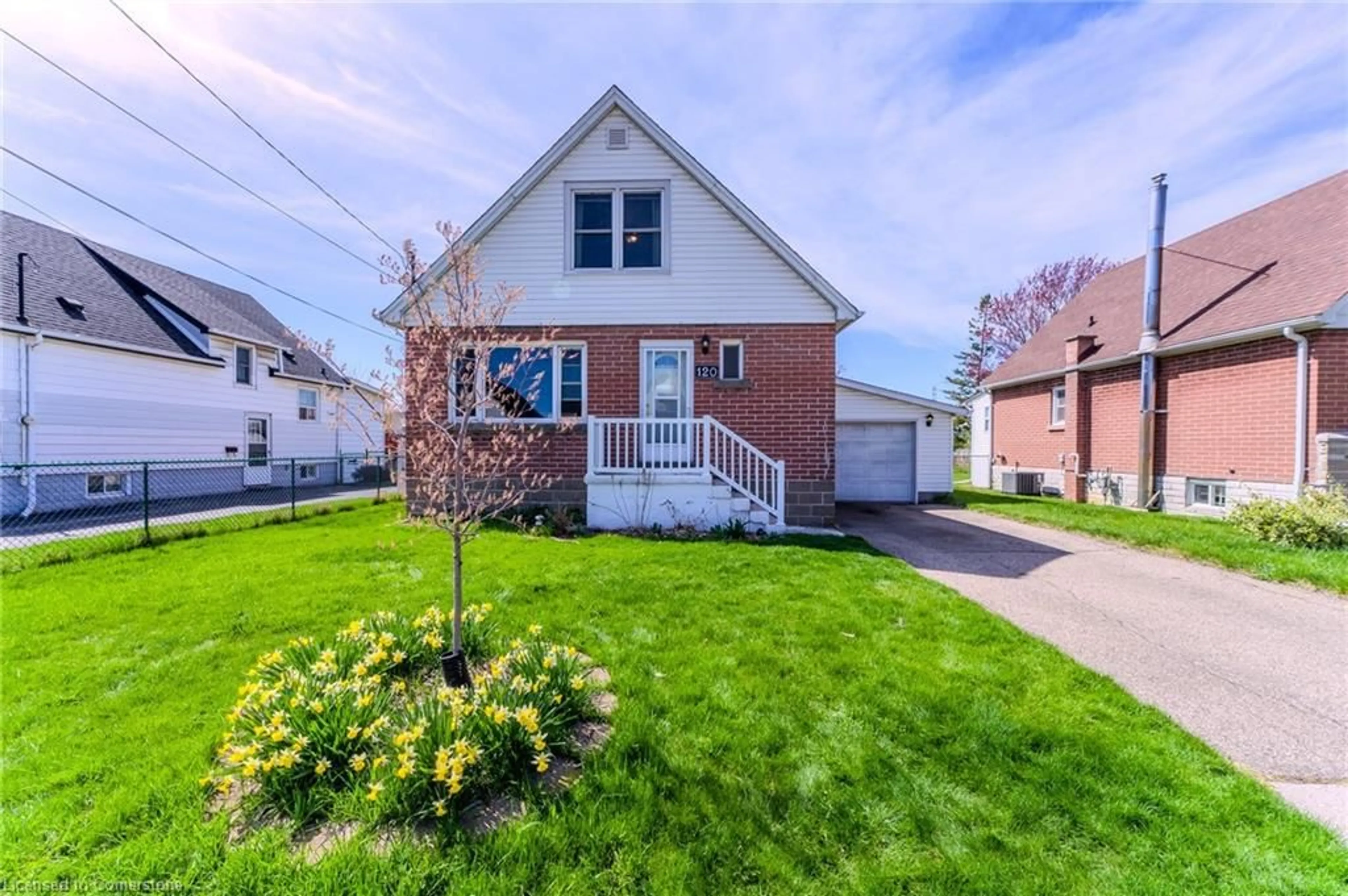 Home with brick exterior material, street for 120 Howard Ave, Hamilton Ontario L9A 2W7