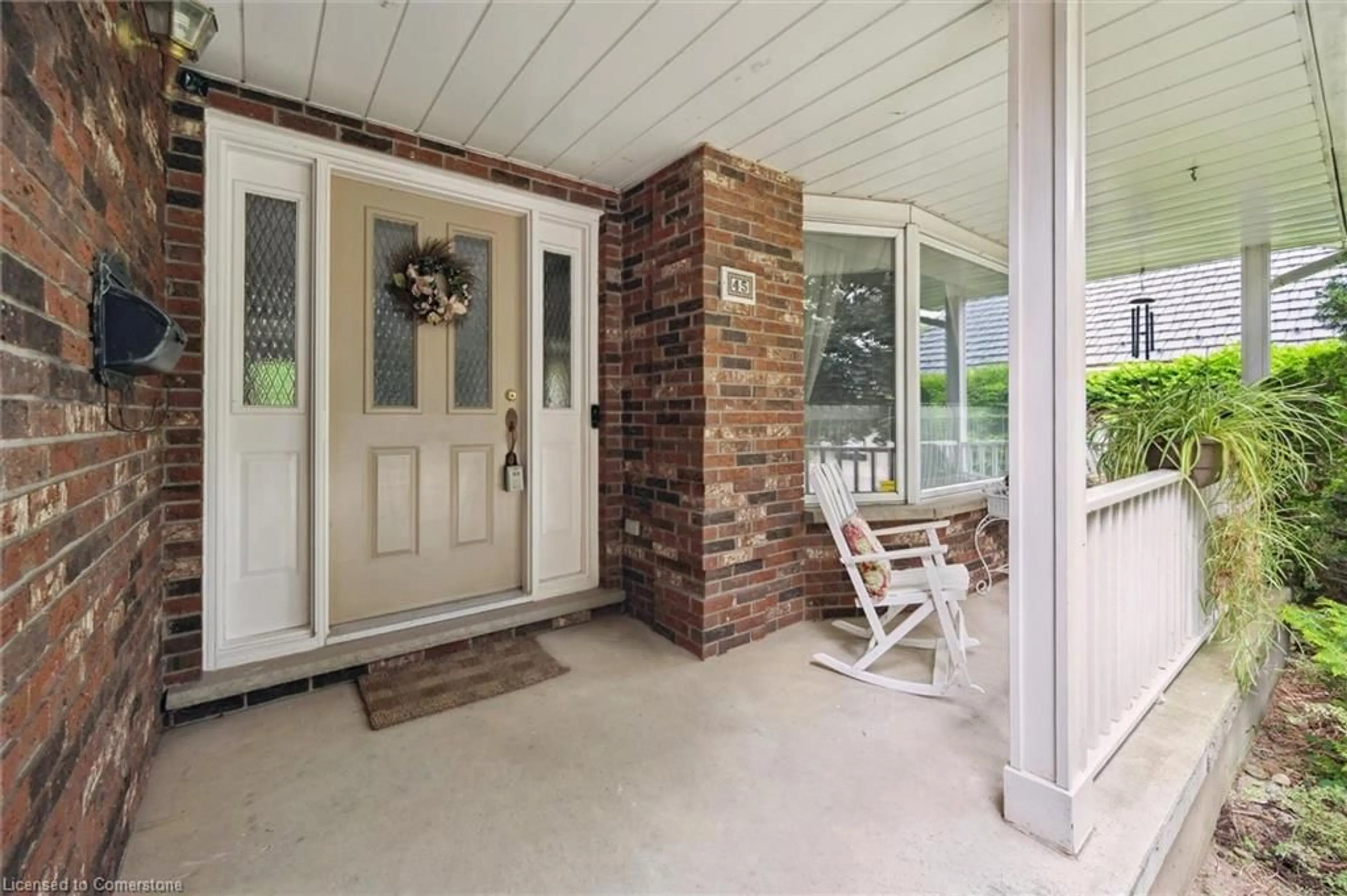 Indoor entryway for 45 Applewood Cres, Cambridge Ontario N1S 4K1
