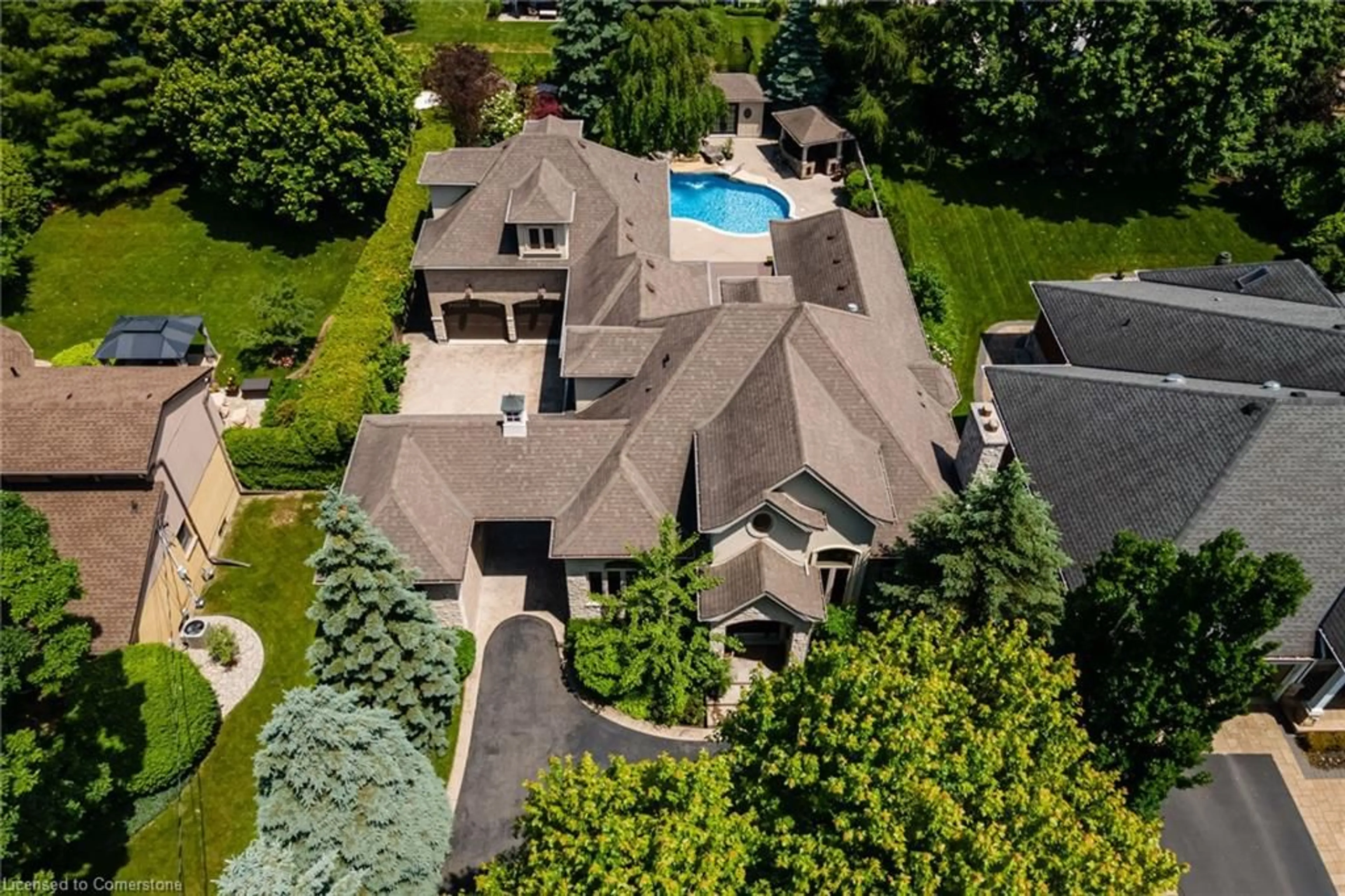 A pic from outside/outdoor area/front of a property/back of a property/a pic from drone, street for 115 Rosemary Lane, Ancaster Ontario L9G 2K4