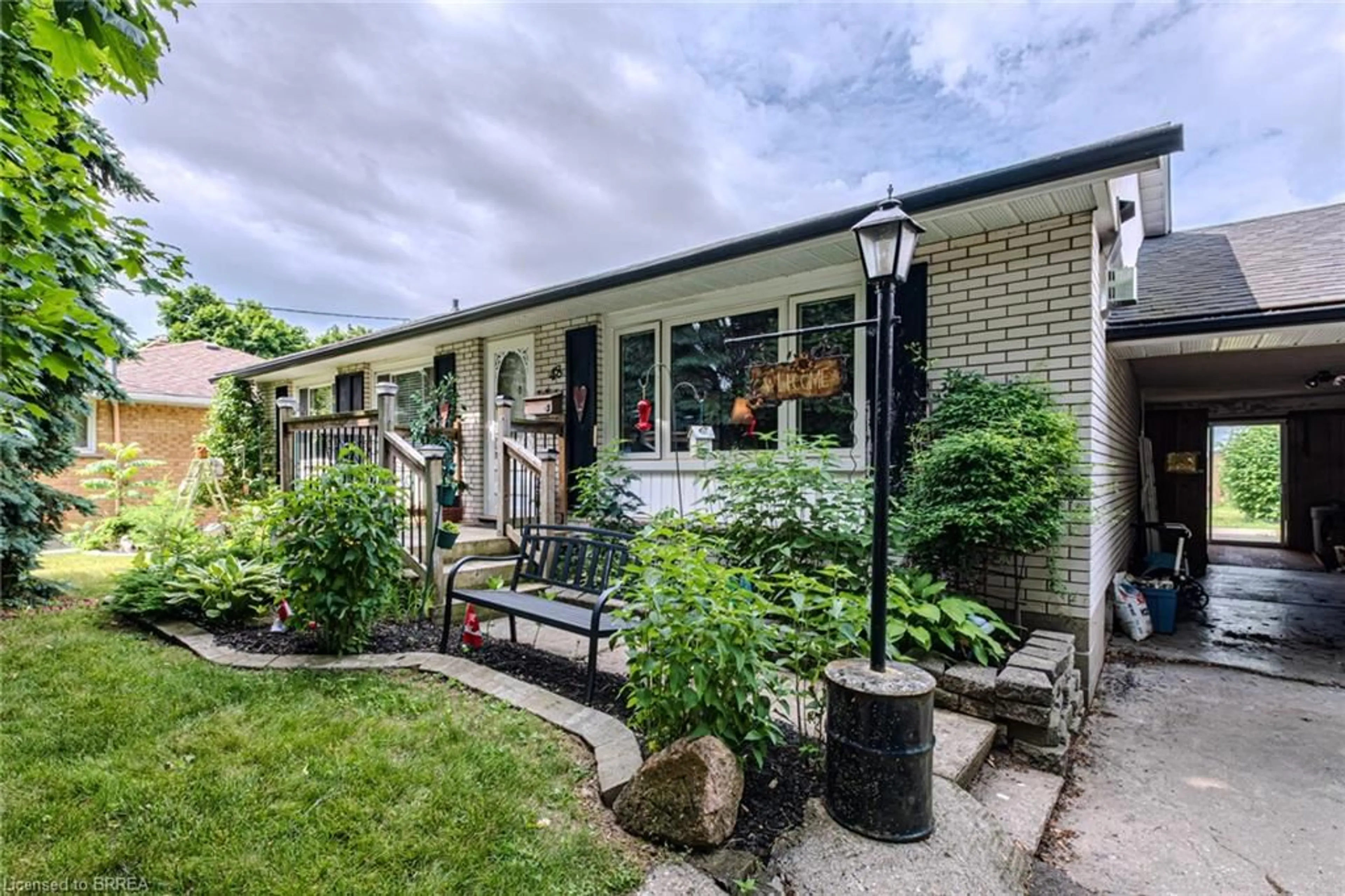 Patio, street for 48 Market St, Paris Ontario N3L 3B2