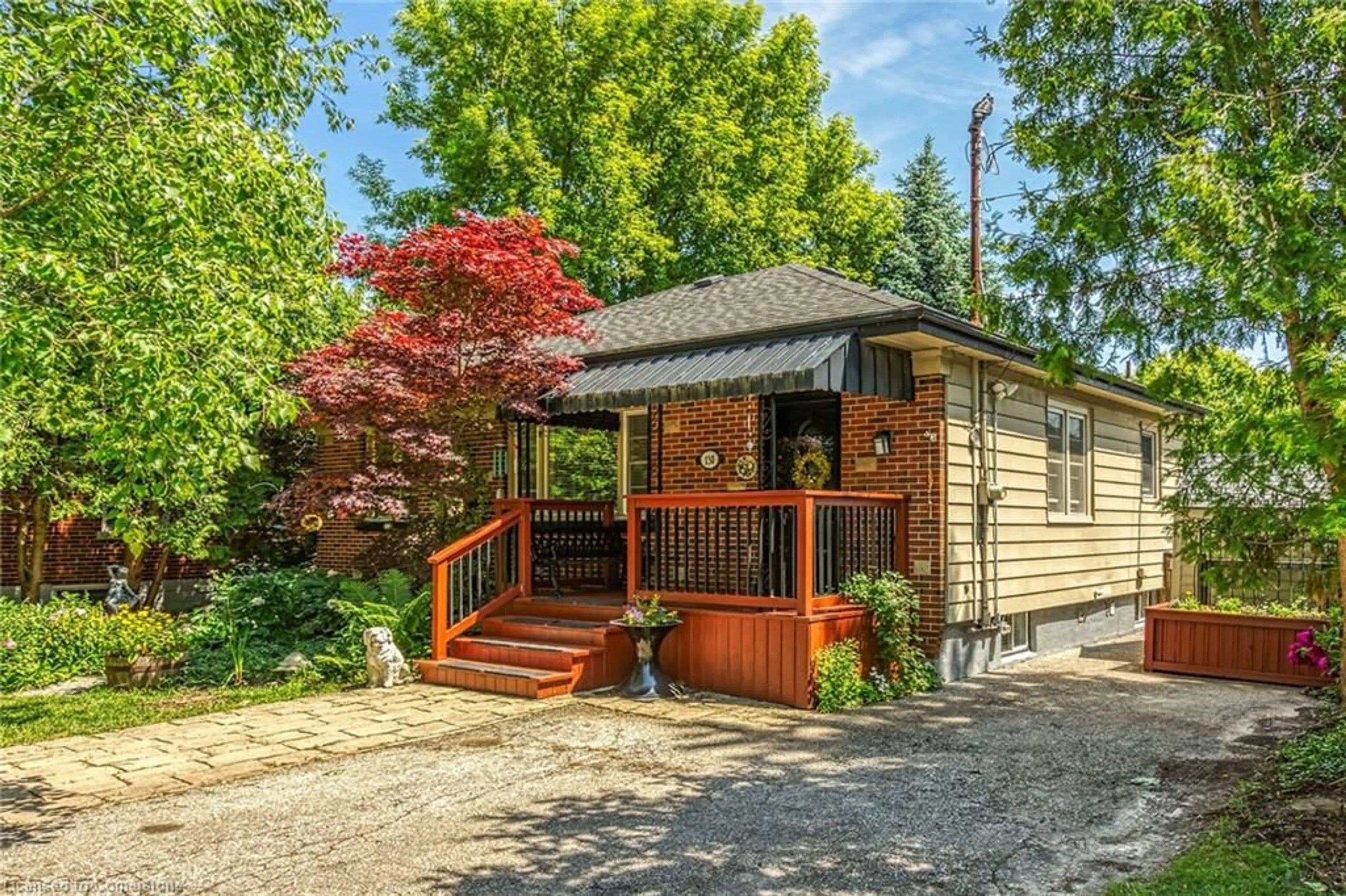 Shed for 130 York Rd, Dundas Ontario L9H 1M3