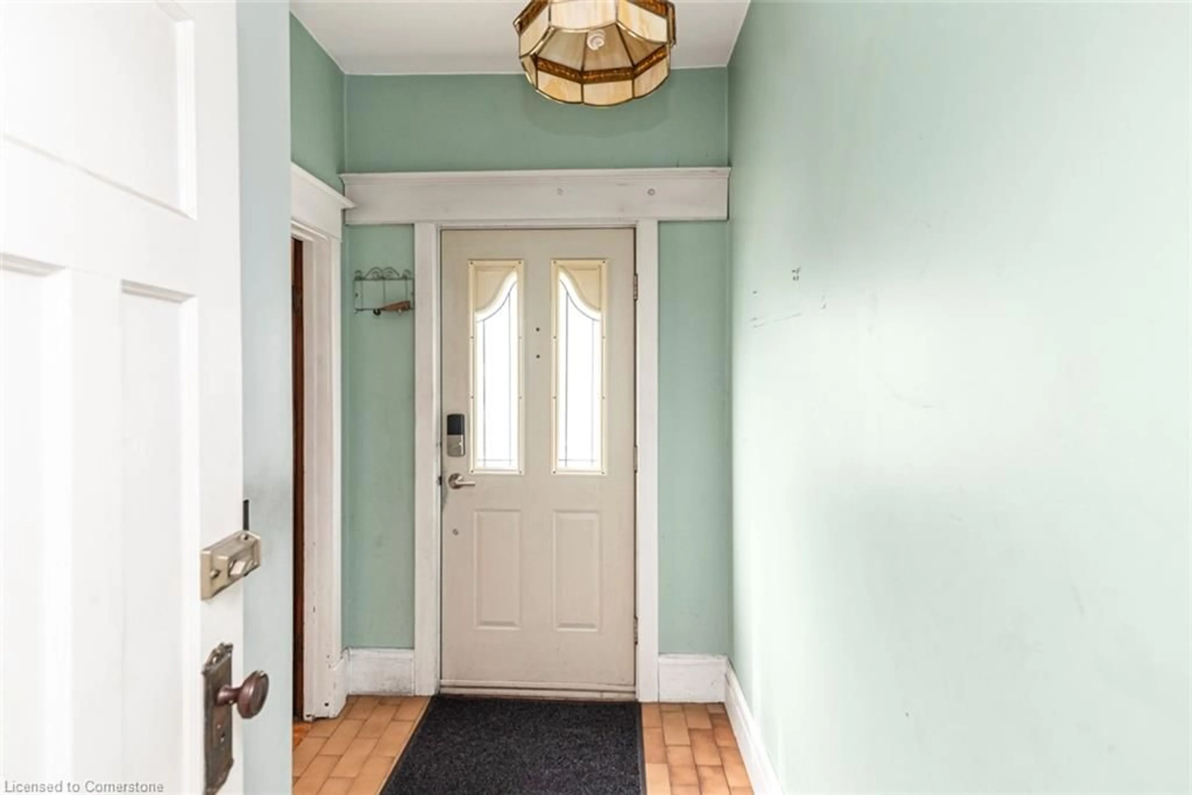 Indoor entryway for 11 Grafton Ave, Hamilton Ontario L8H 7E6