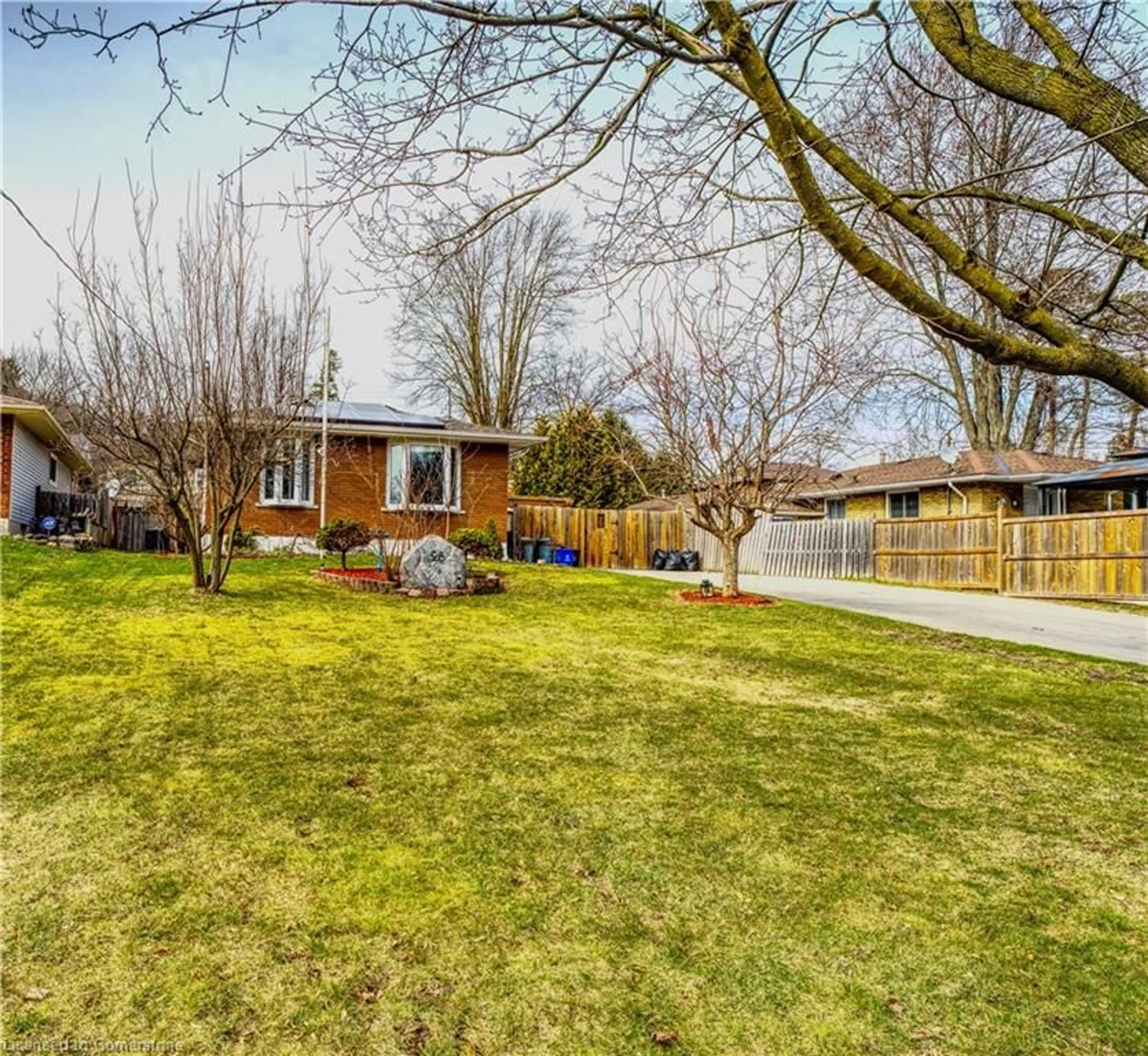 A pic from outside/outdoor area/front of a property/back of a property/a pic from drone, street for 26 Ashton Dr, Simcoe Ontario N3Y 2S4