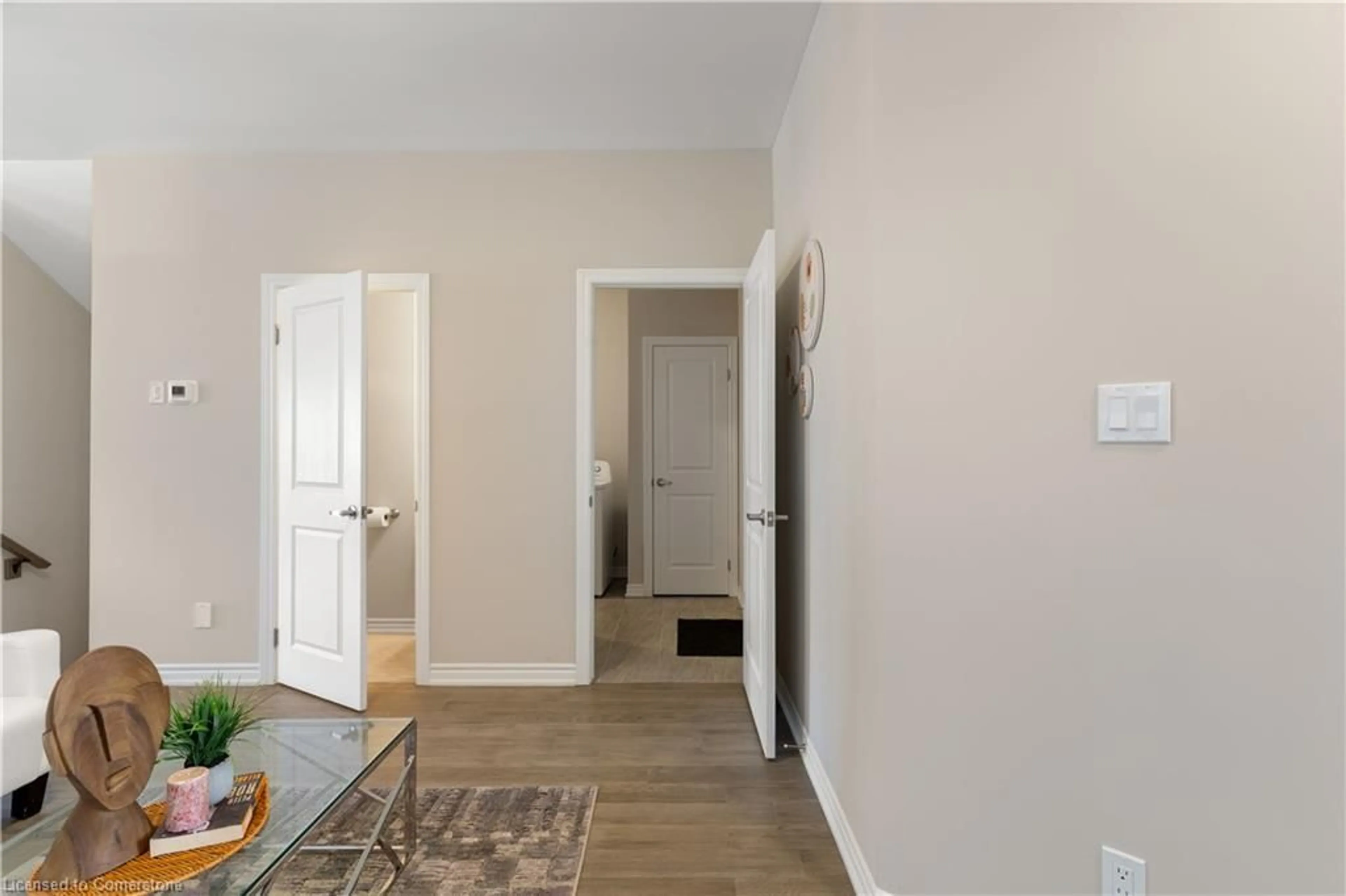 Indoor entryway for 72 Bradley Ave Ave, Welland Ontario L3B 0K1