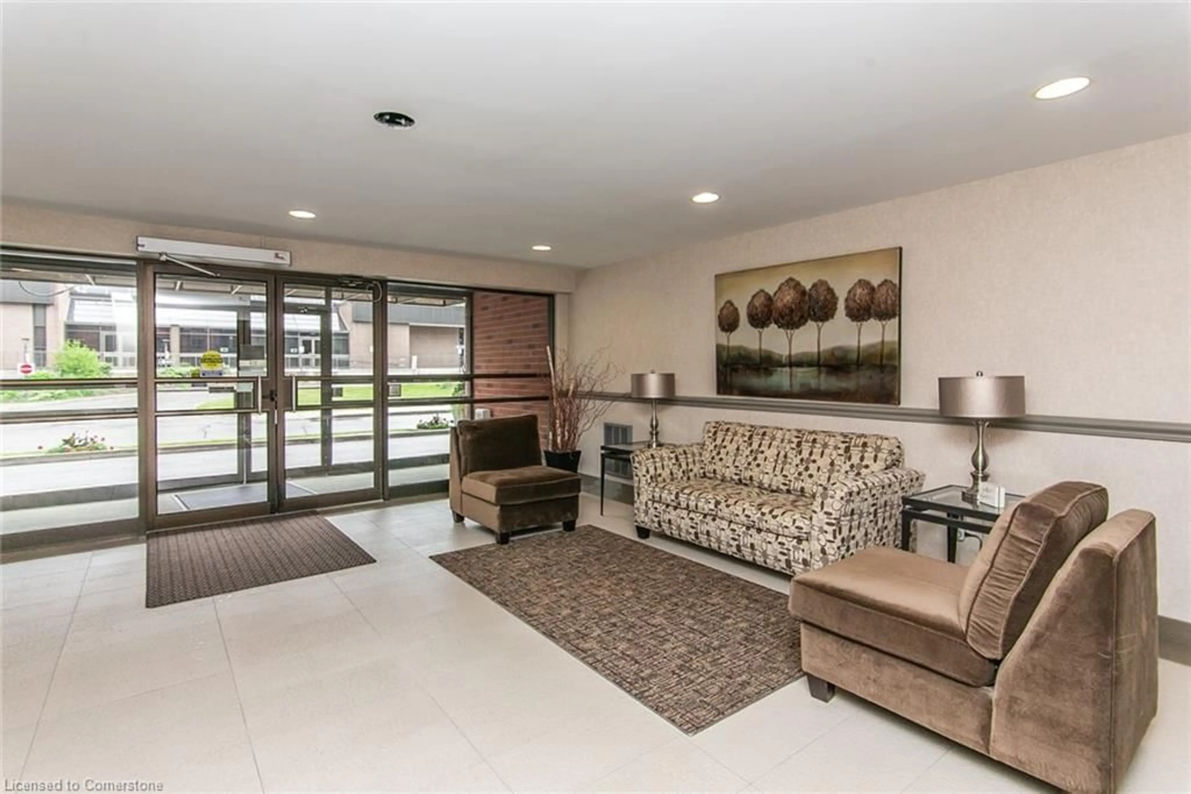 Indoor foyer for 20 Ellen St #509, Kitchener Ontario N2H 6R7