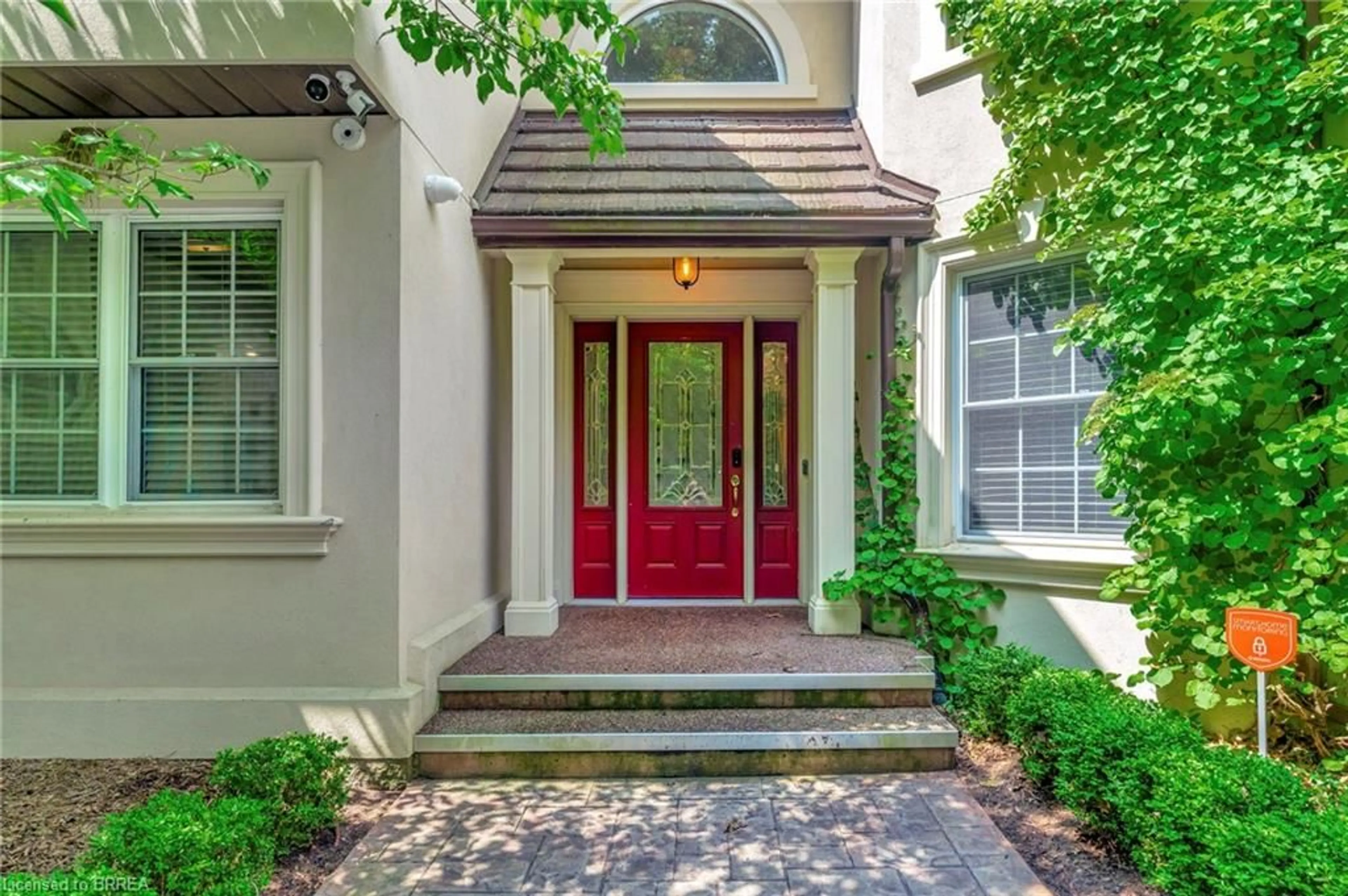 Indoor entryway for 17 Lee Arn Crt, Lynedoch Ontario N4B 2W4