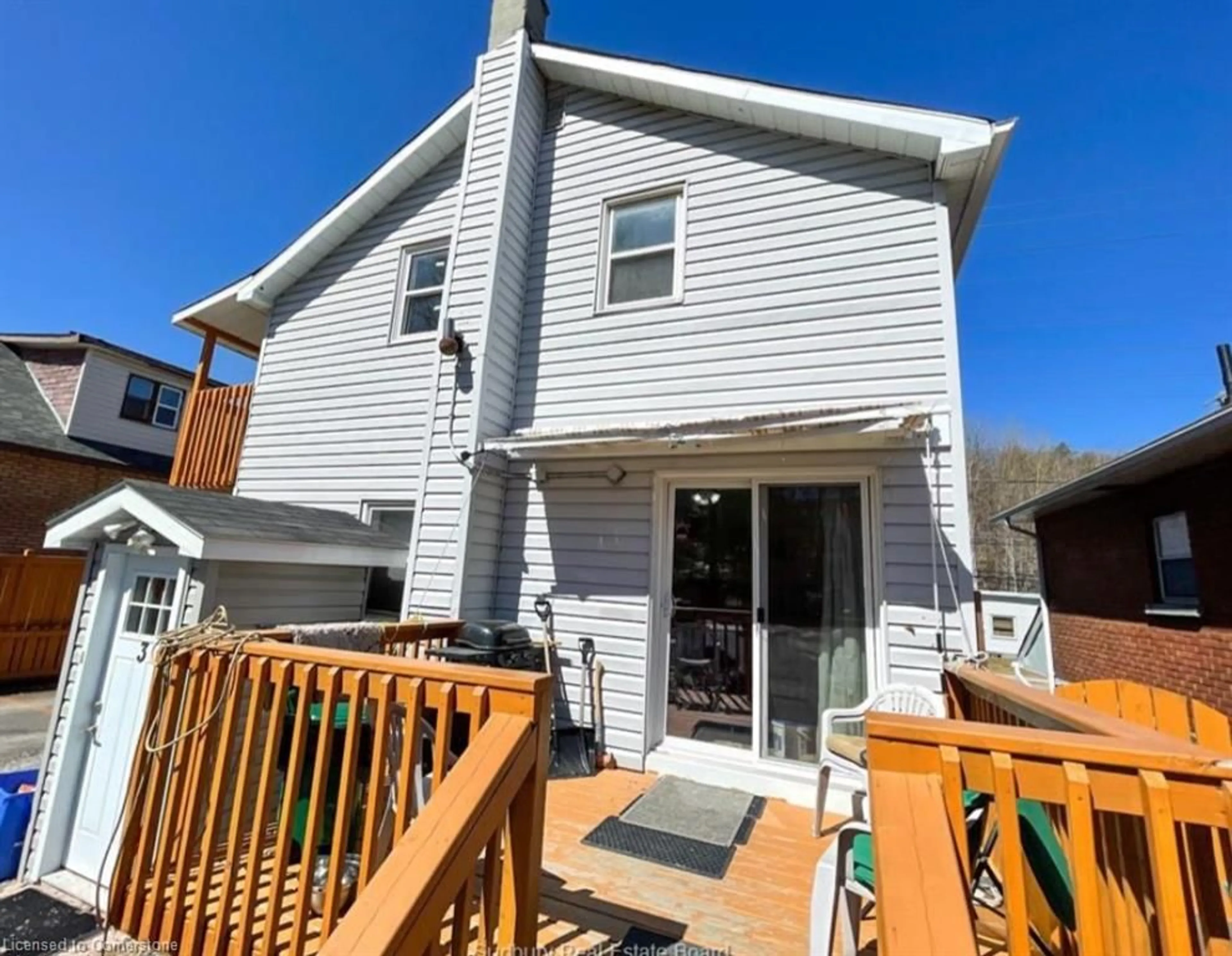 Home with vinyl exterior material, unknown for 163 Kathleen St, Sudbury Ontario P3C 2L7