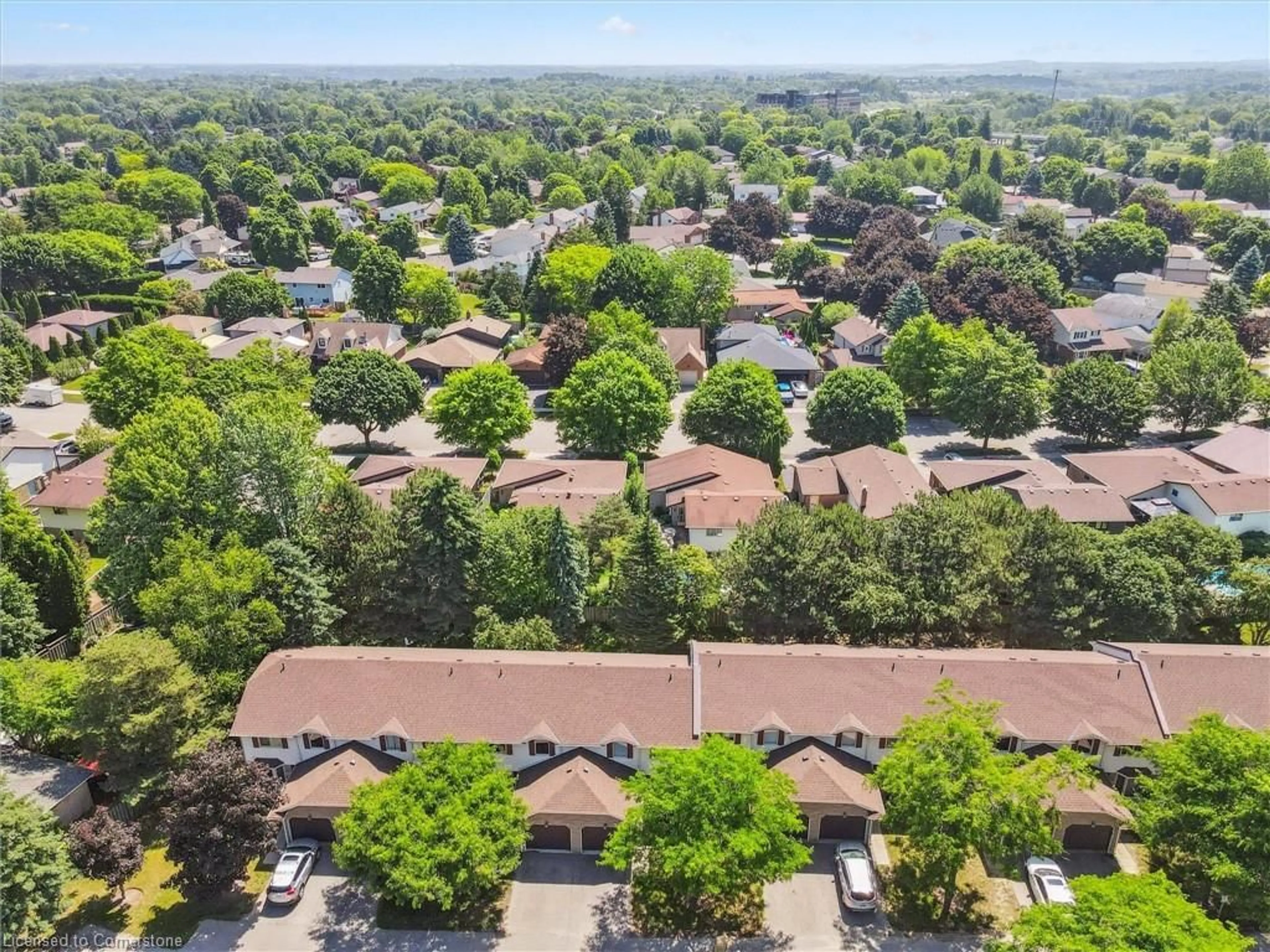 A pic from outside/outdoor area/front of a property/back of a property/a pic from drone, street for 476 Kingscourt Dr #22, Waterloo Ontario N2K 3R3