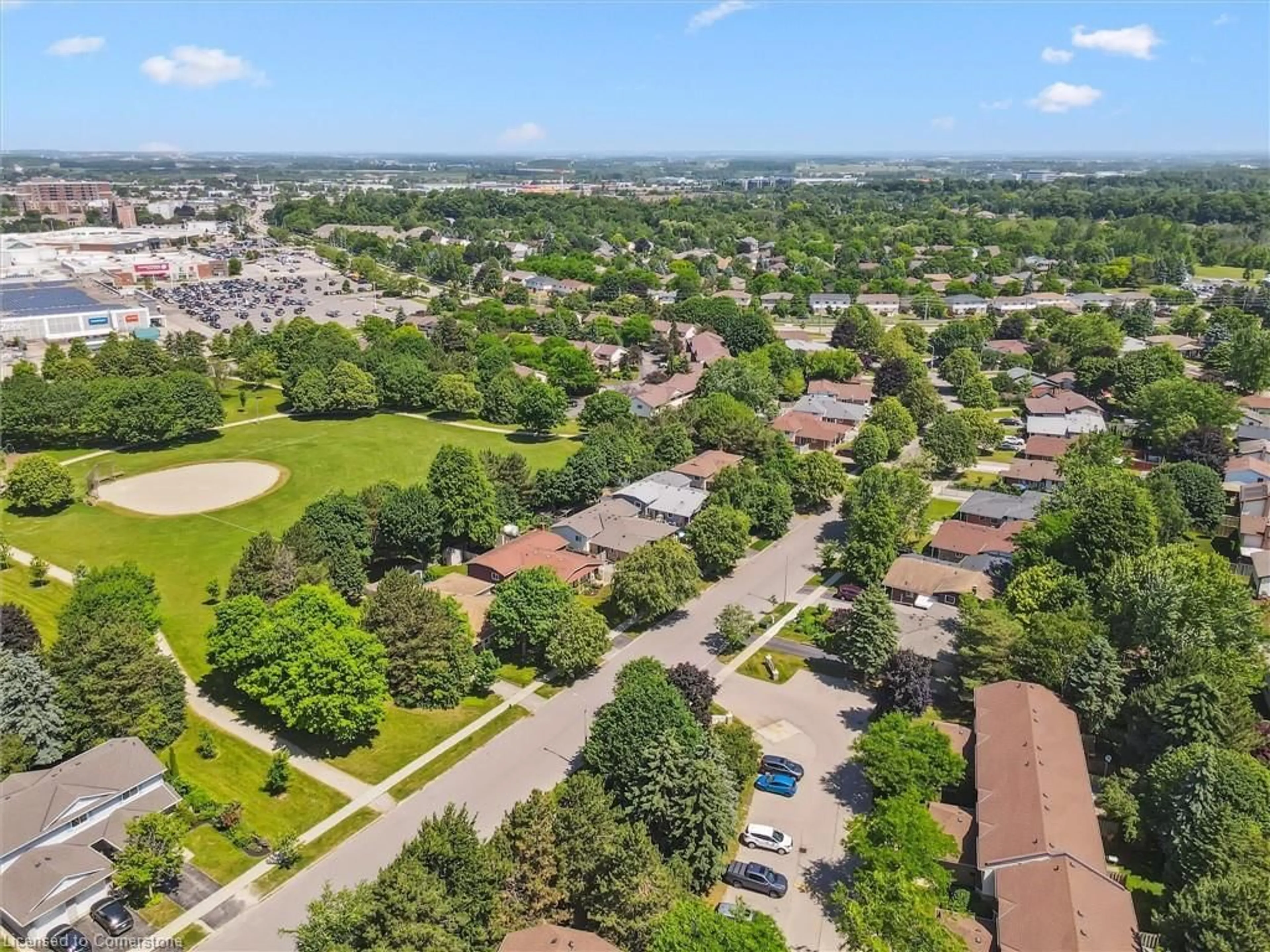 A pic from outside/outdoor area/front of a property/back of a property/a pic from drone, street for 476 Kingscourt Dr #22, Waterloo Ontario N2K 3R3