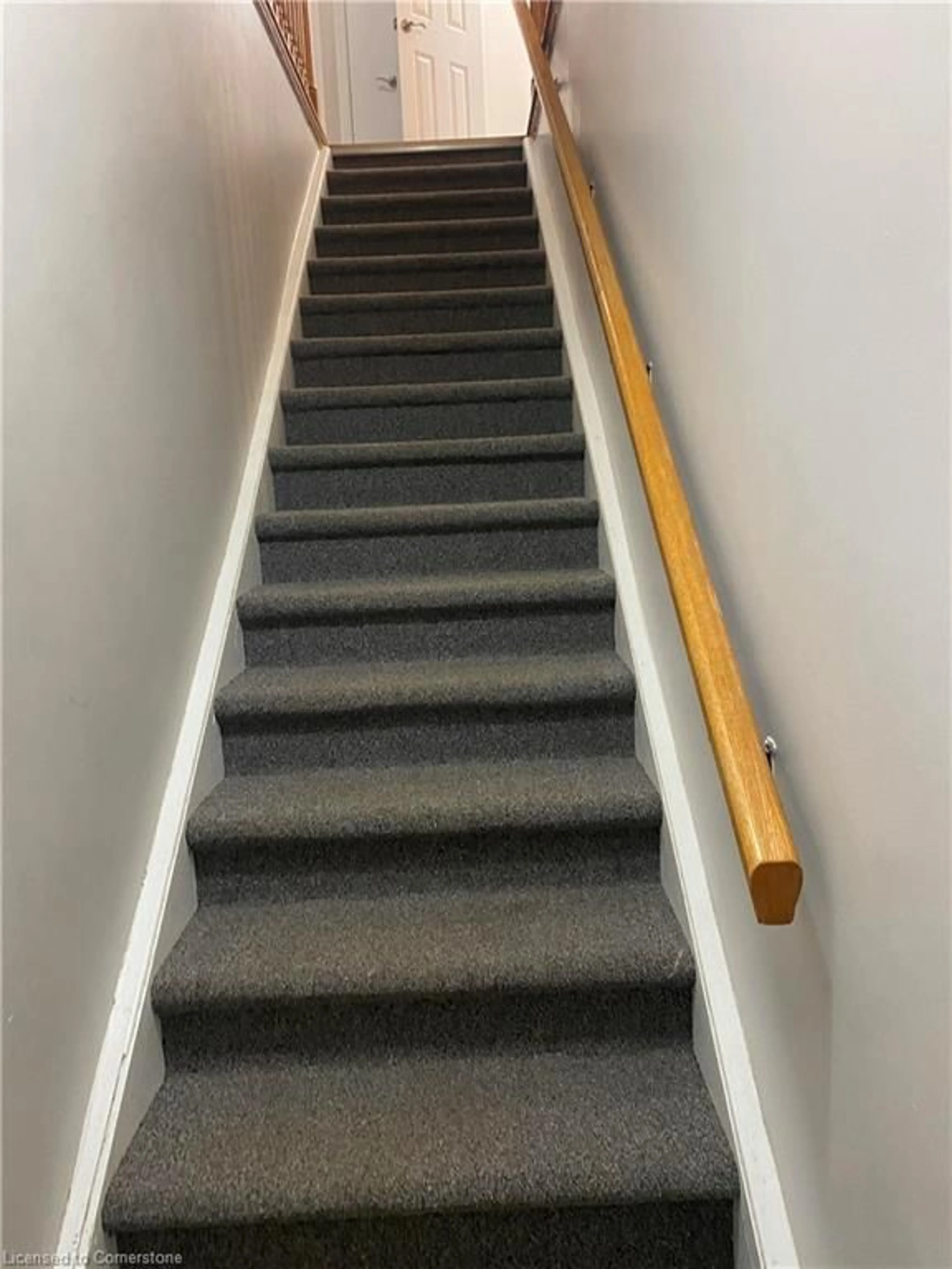 Stairs for 42 Vine St, St. Catharines Ontario L2R 3X8