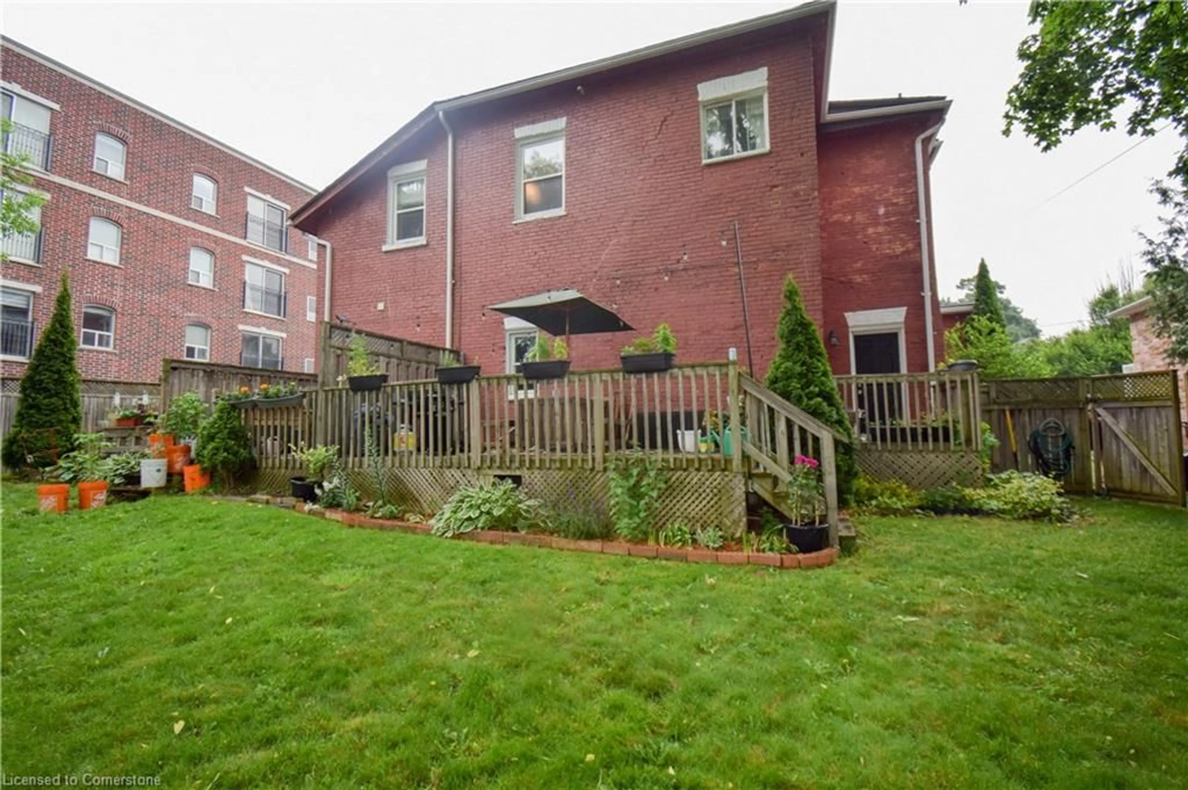 Patio, street for 42 Brock St, Woodstock Ontario N4S 3B5