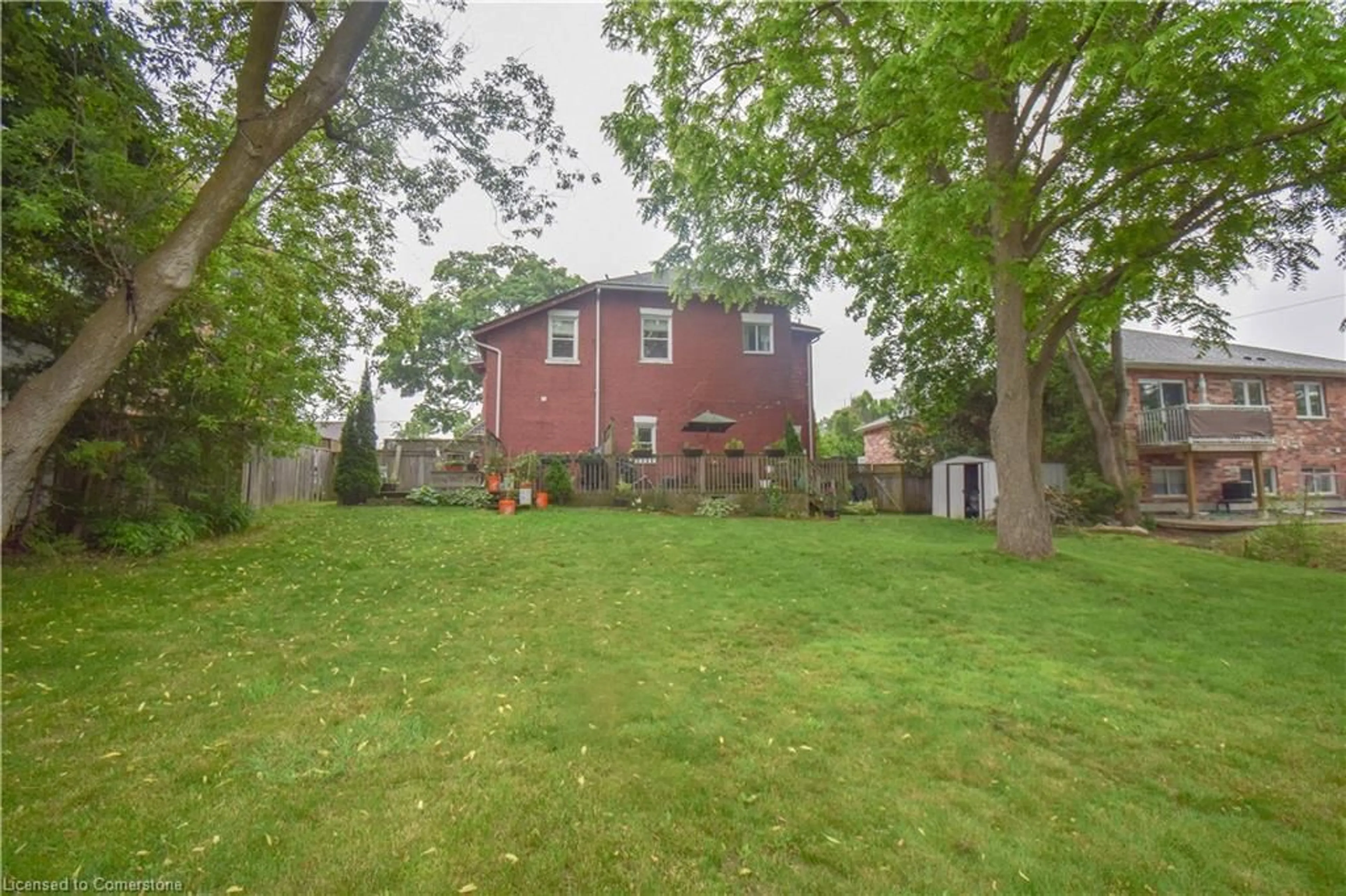 A pic from outside/outdoor area/front of a property/back of a property/a pic from drone, street for 42 Brock St, Woodstock Ontario N4S 3B5