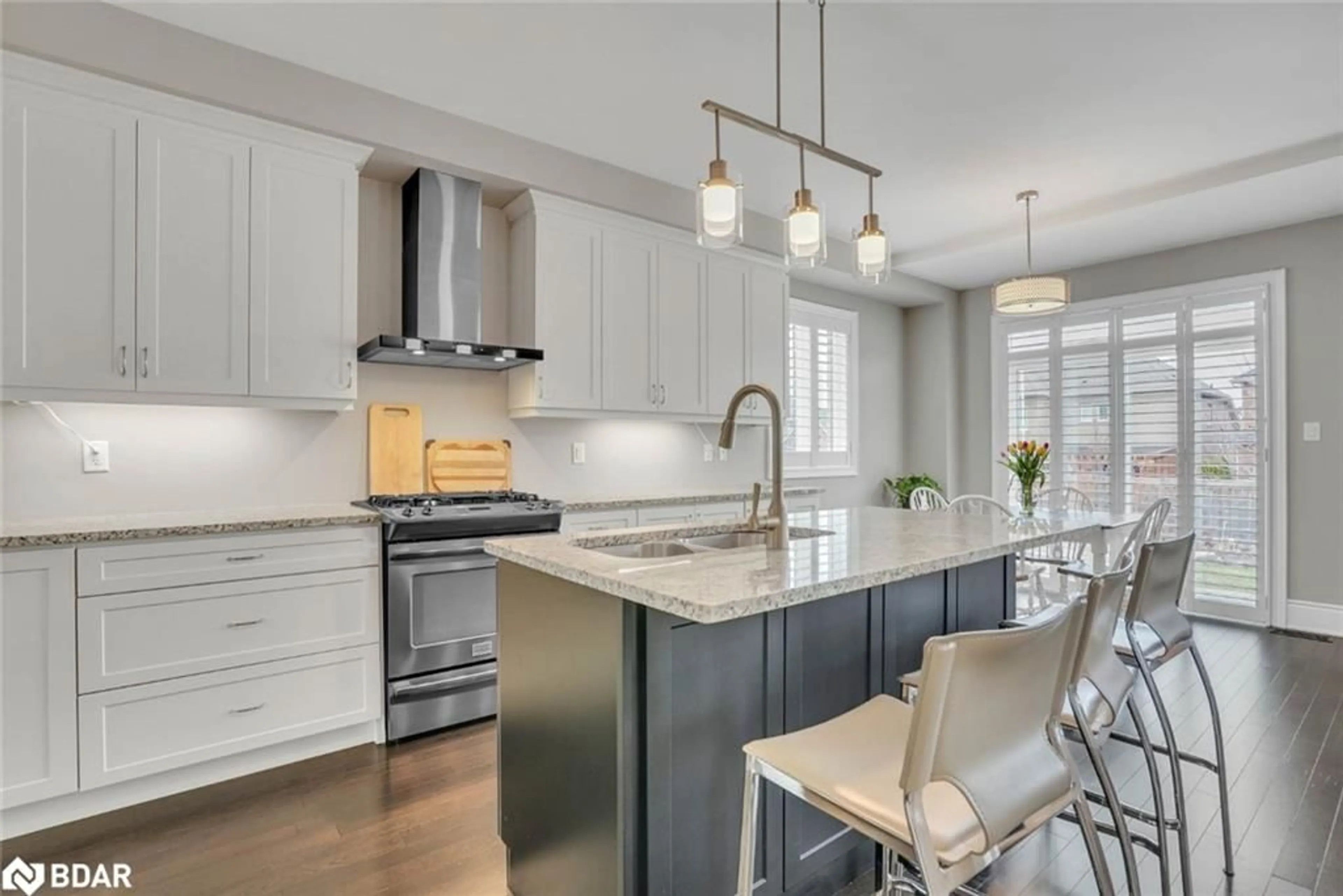 Contemporary kitchen, ceramic/tile floor for 25 Copeland Crescent, Innisfil Ontario L0L 1L0