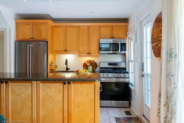 Additional property image - 142 Pearl St