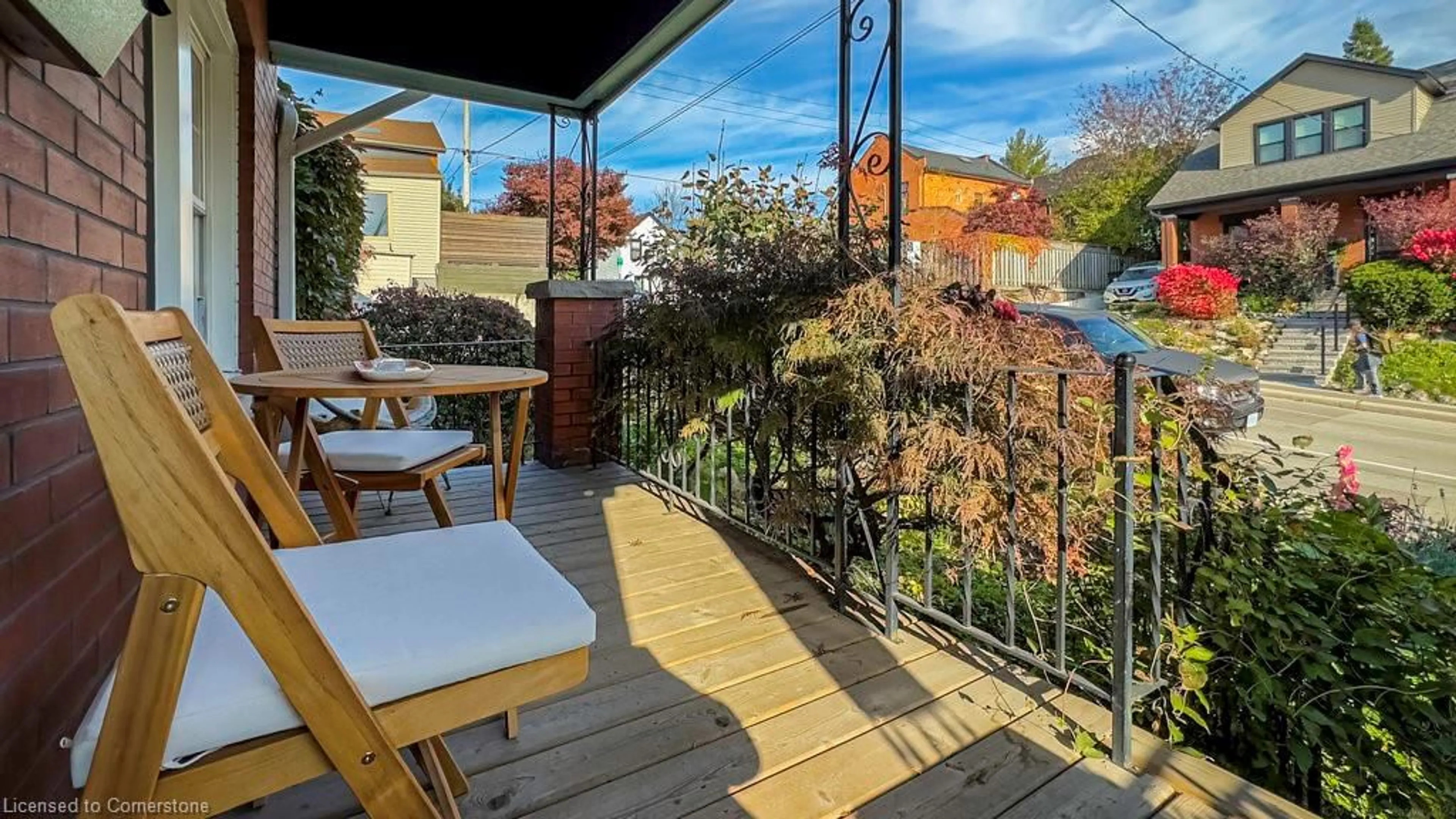 Patio, water/lake/river/ocean view for 142 Pearl St, Hamilton Ontario L8P 3X6