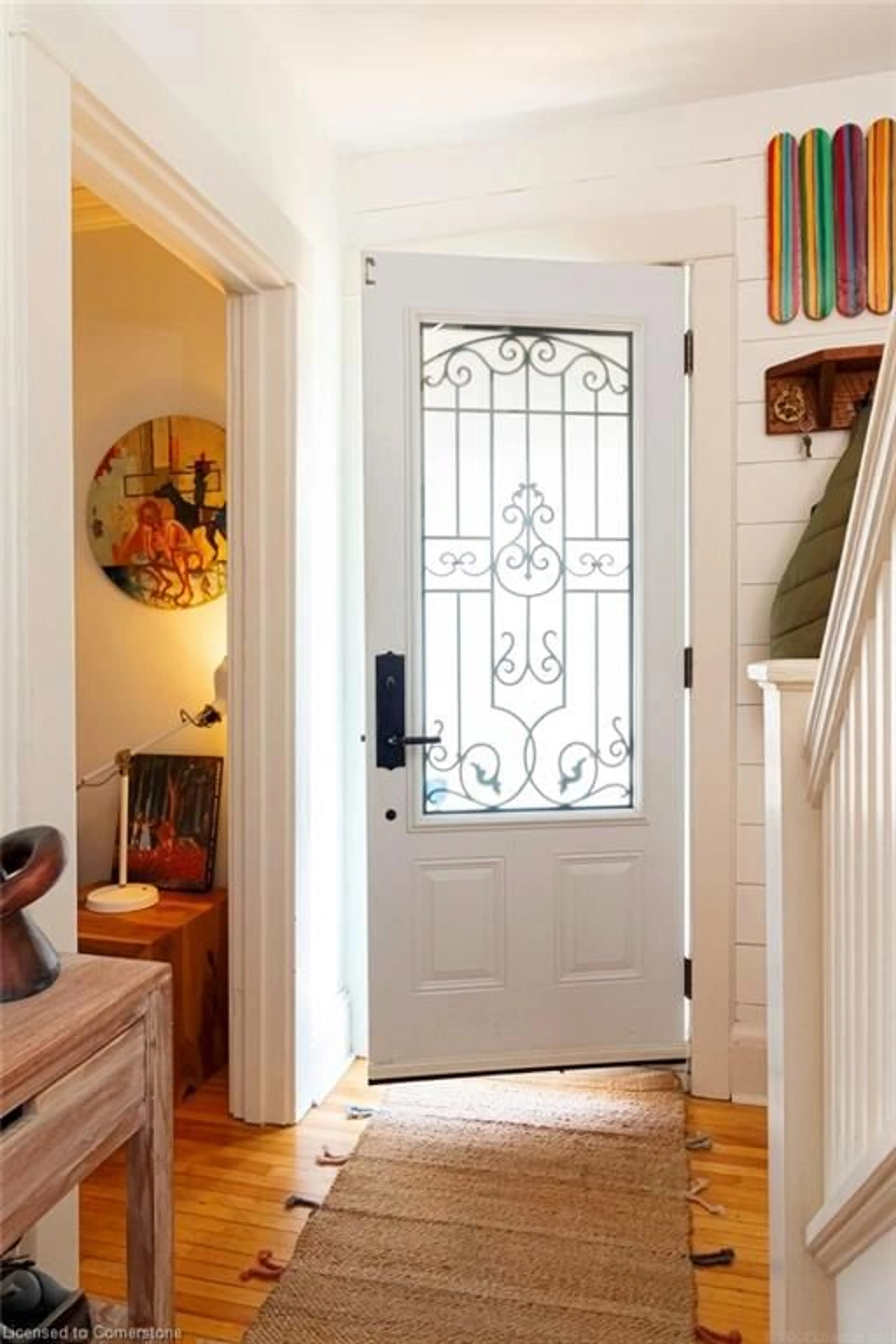 Indoor entryway for 142 Pearl St, Hamilton Ontario L8P 3X6