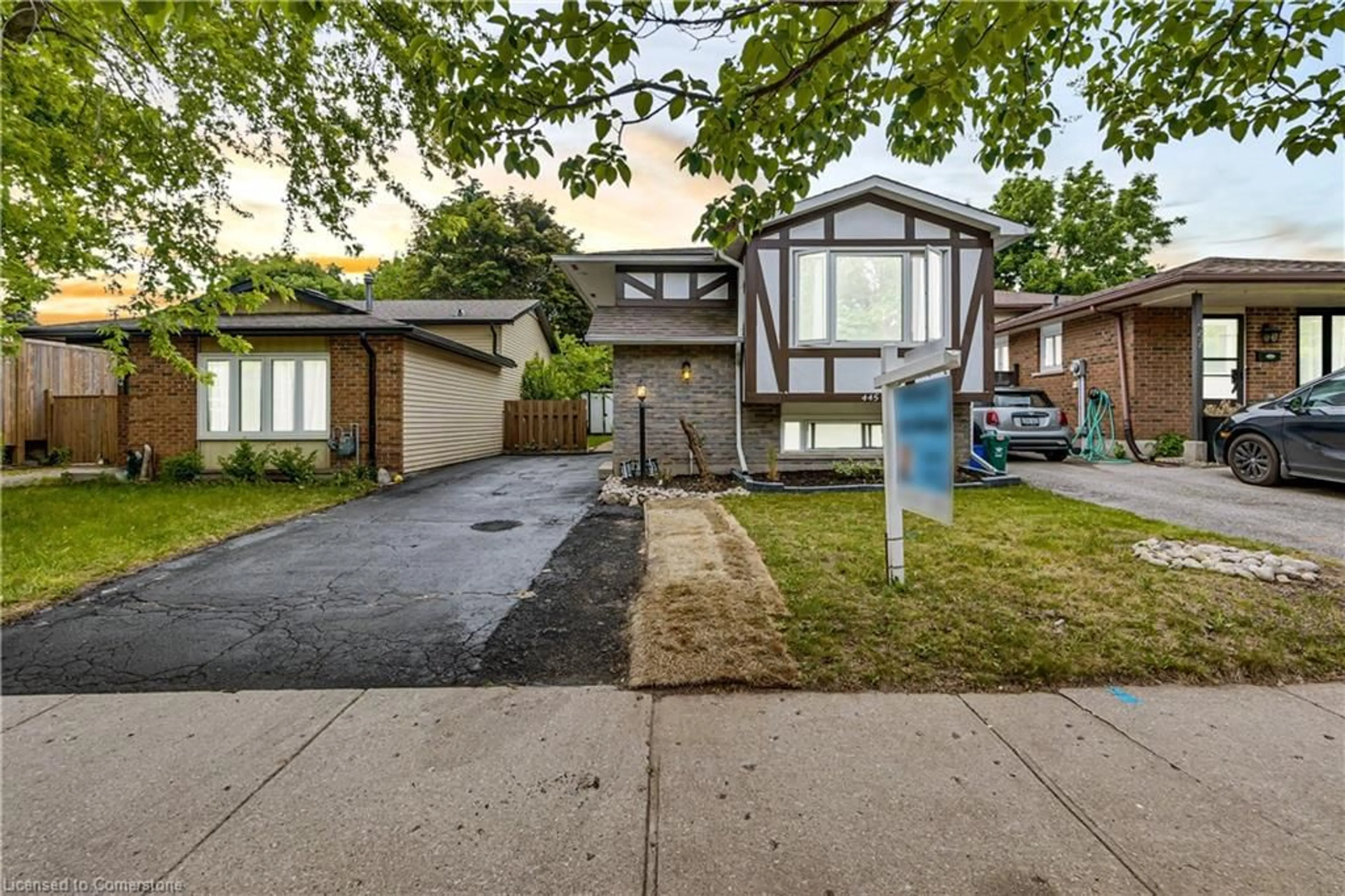 Unknown for 445 Drummerhill Cres, Waterloo Ontario N2T 1G3
