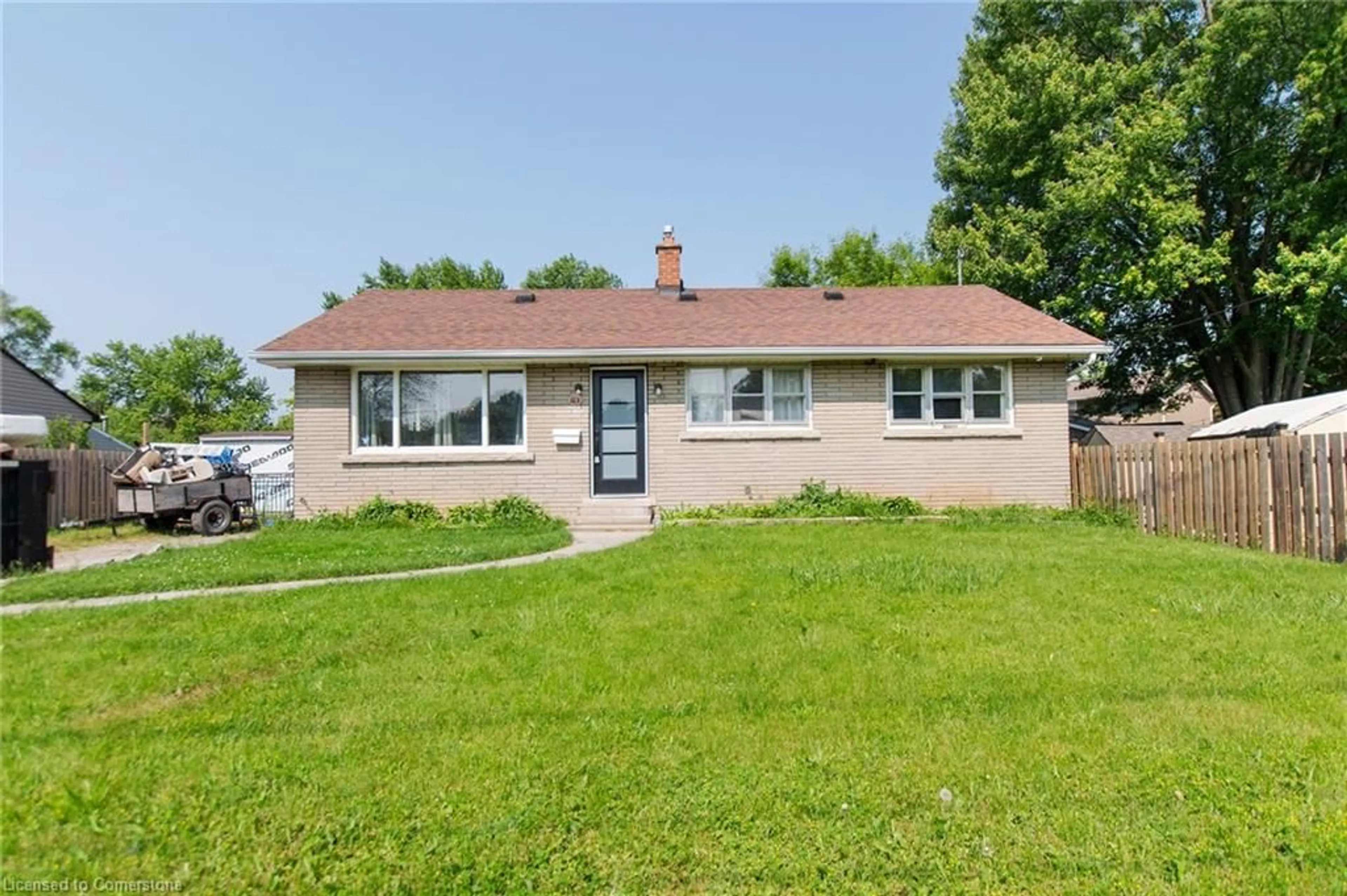 Home with vinyl exterior material, street for 163 Rice Rd, Welland Ontario L3C 2V7