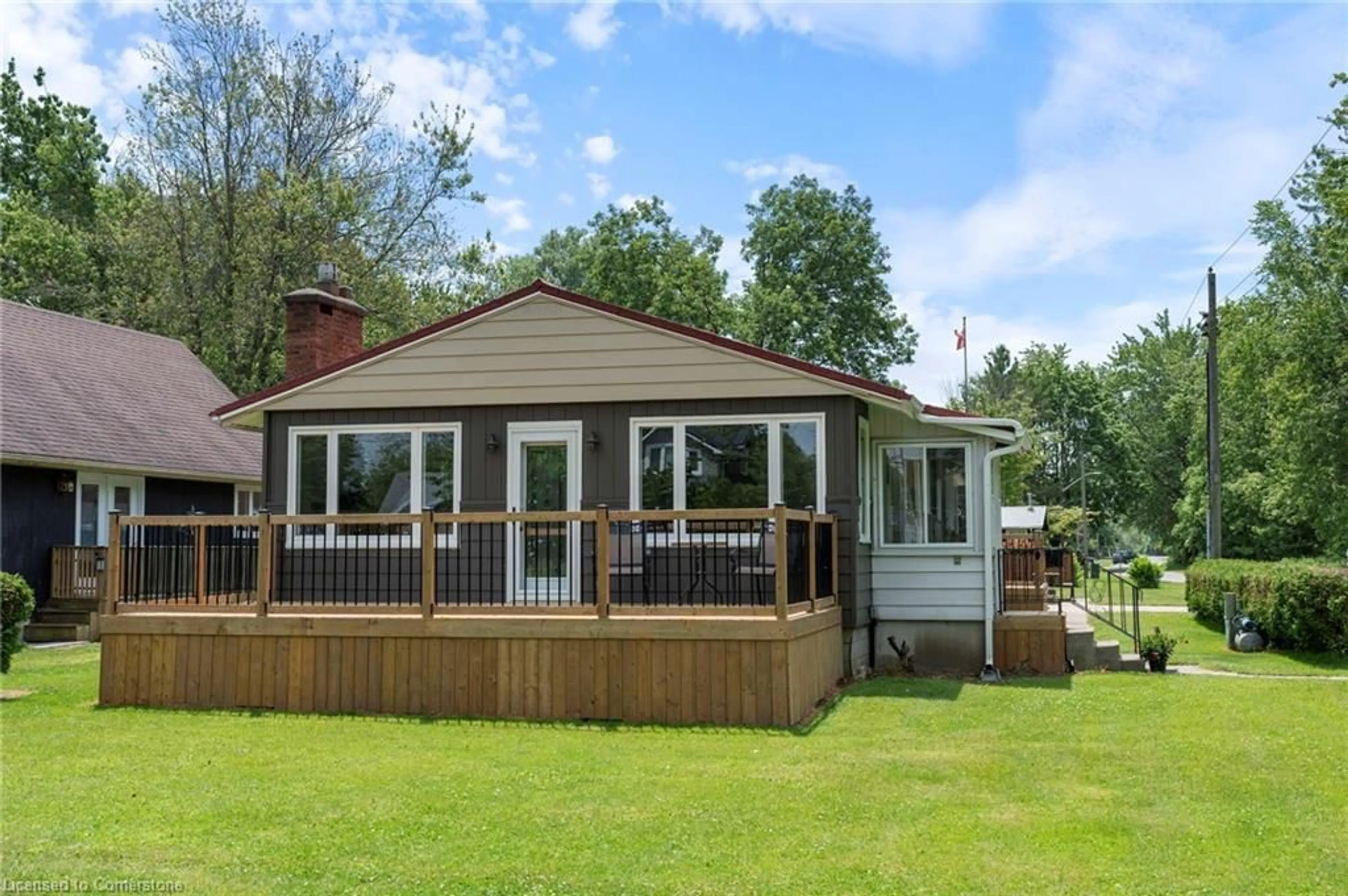 Home with vinyl exterior material, water/lake/river/ocean view for 10 Clubhouse Rd, Turkey Point Ontario N0E 1T0