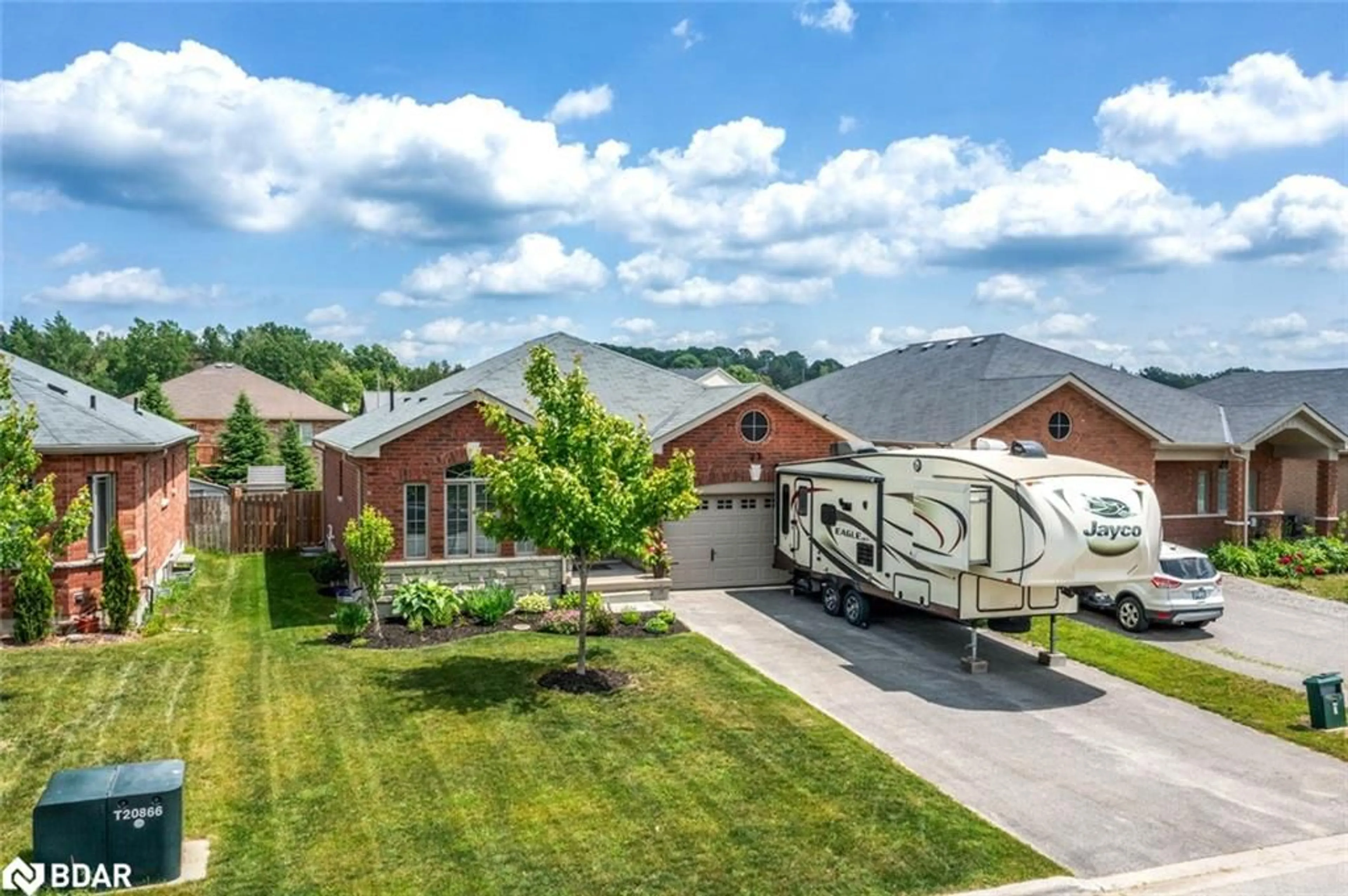 A pic from outside/outdoor area/front of a property/back of a property/a pic from drone, unknown for 23 Hatton Drive, Penetanguishene Ontario L9M 0V7