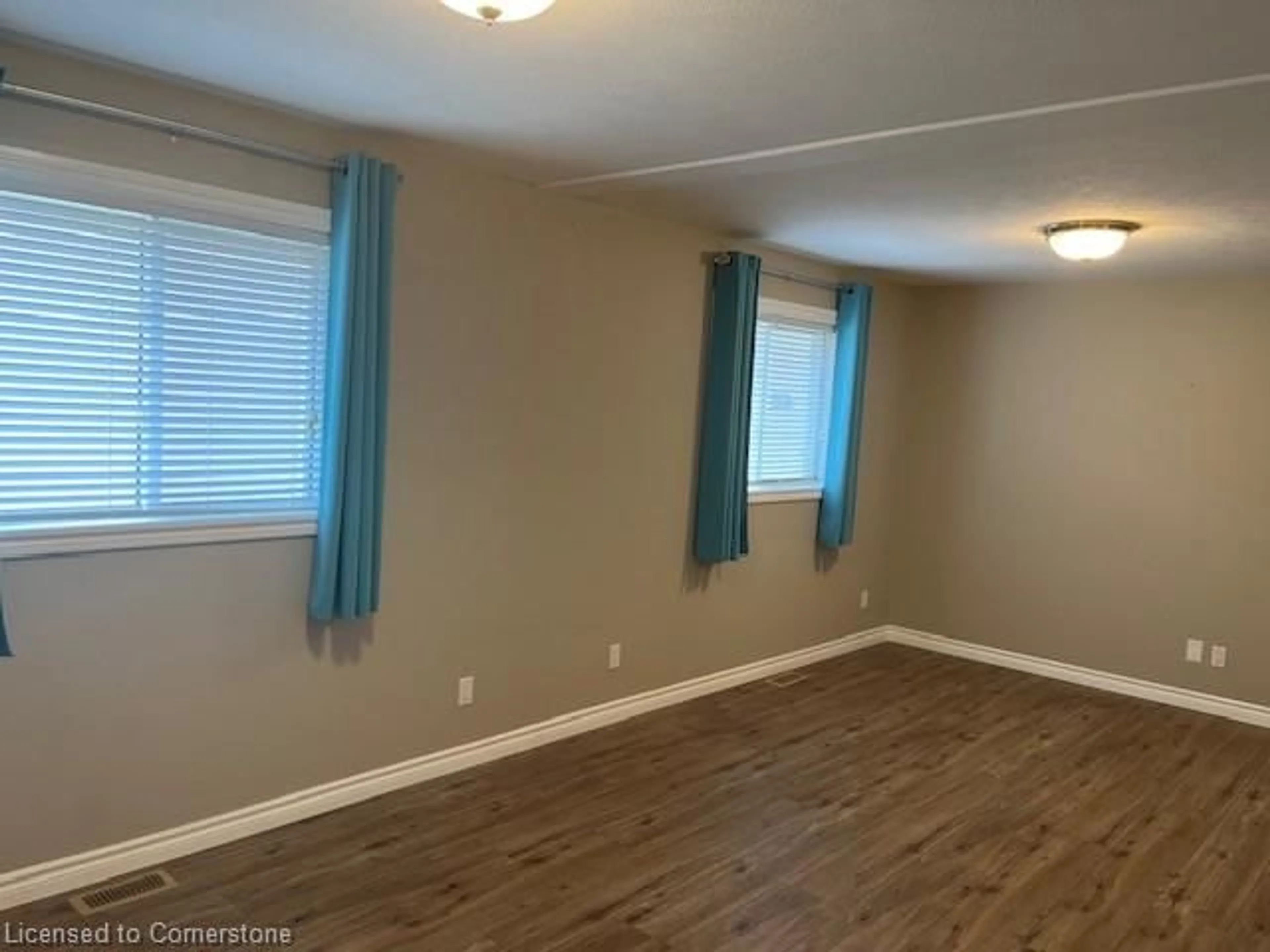 A pic of a room for 15 Landon Ave, Simcoe Ontario N3Y 5J8