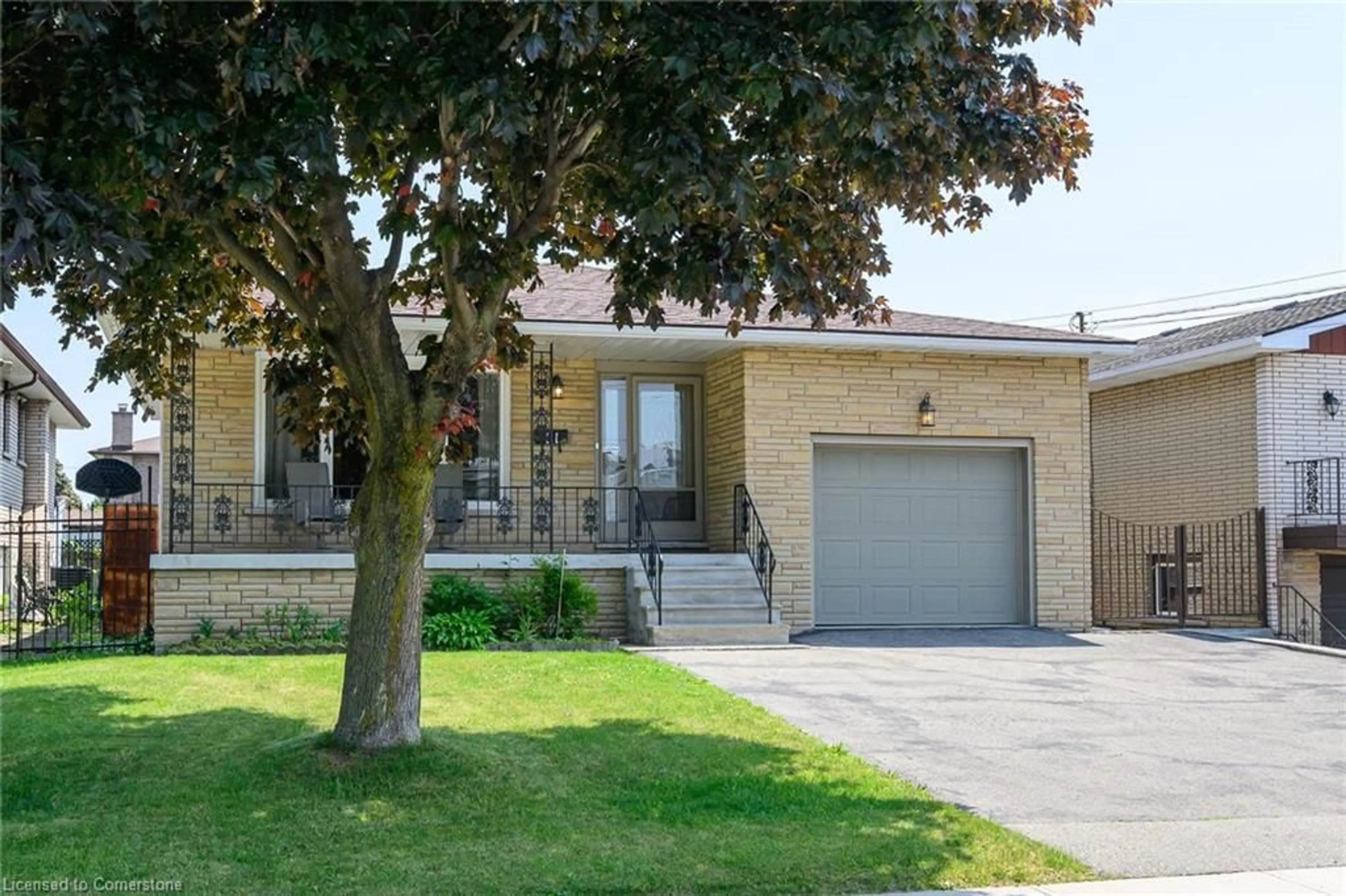 Home with brick exterior material, street for 11 Algonquin Crt, Hamilton Ontario L8T 4T2