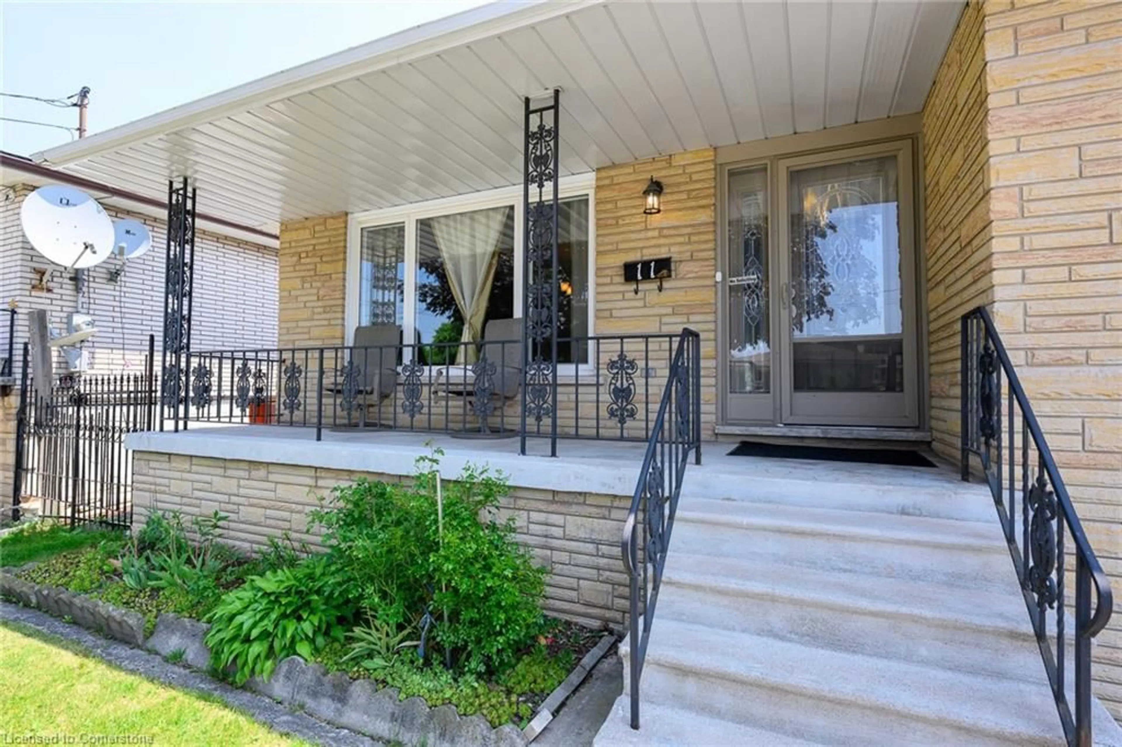 Unknown for 11 Algonquin Crt, Hamilton Ontario L8T 4T2