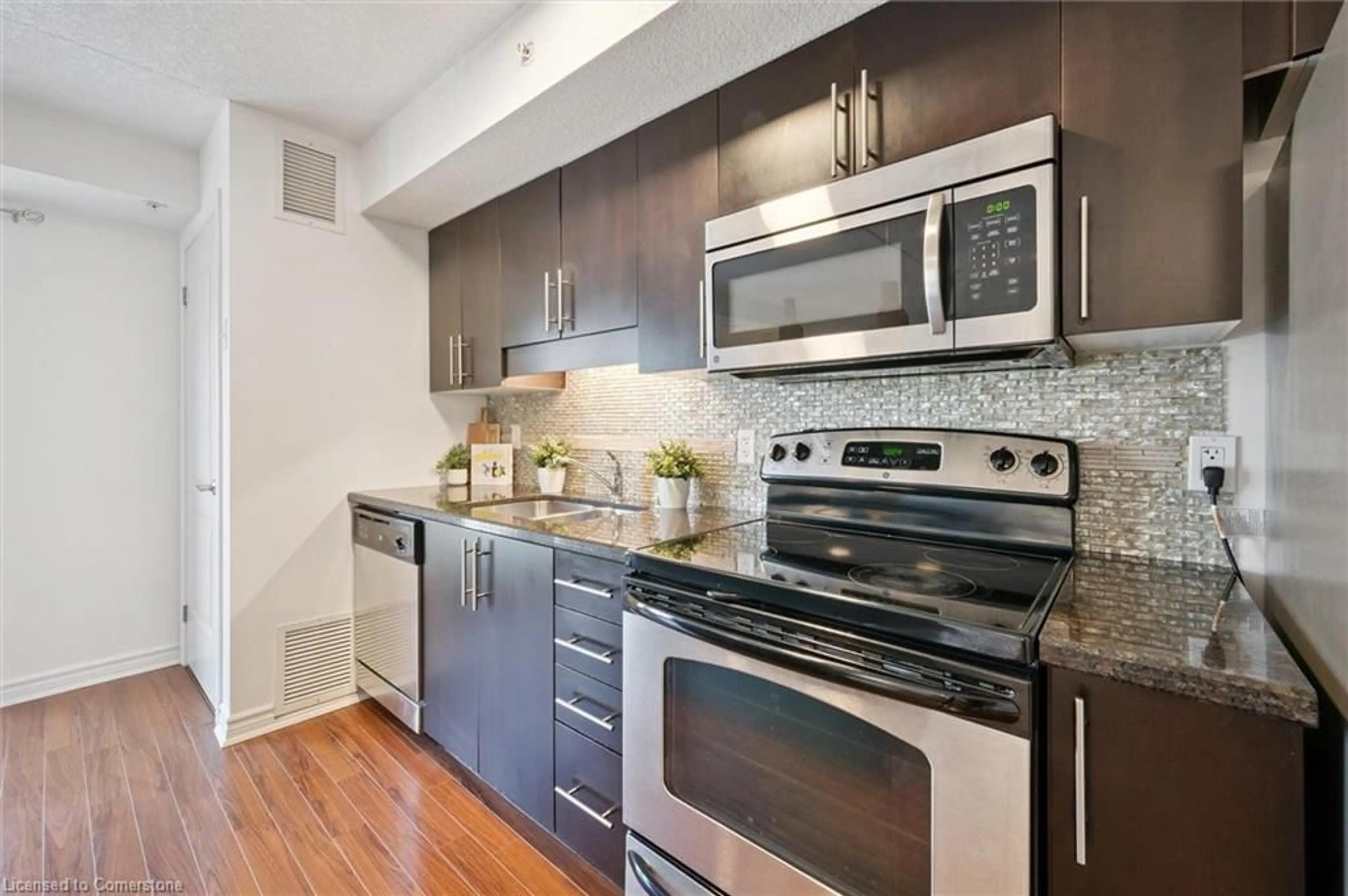 Standard kitchen, unknown for 776 Laurelwood Dr #307, Waterloo Ontario N2V 0A8