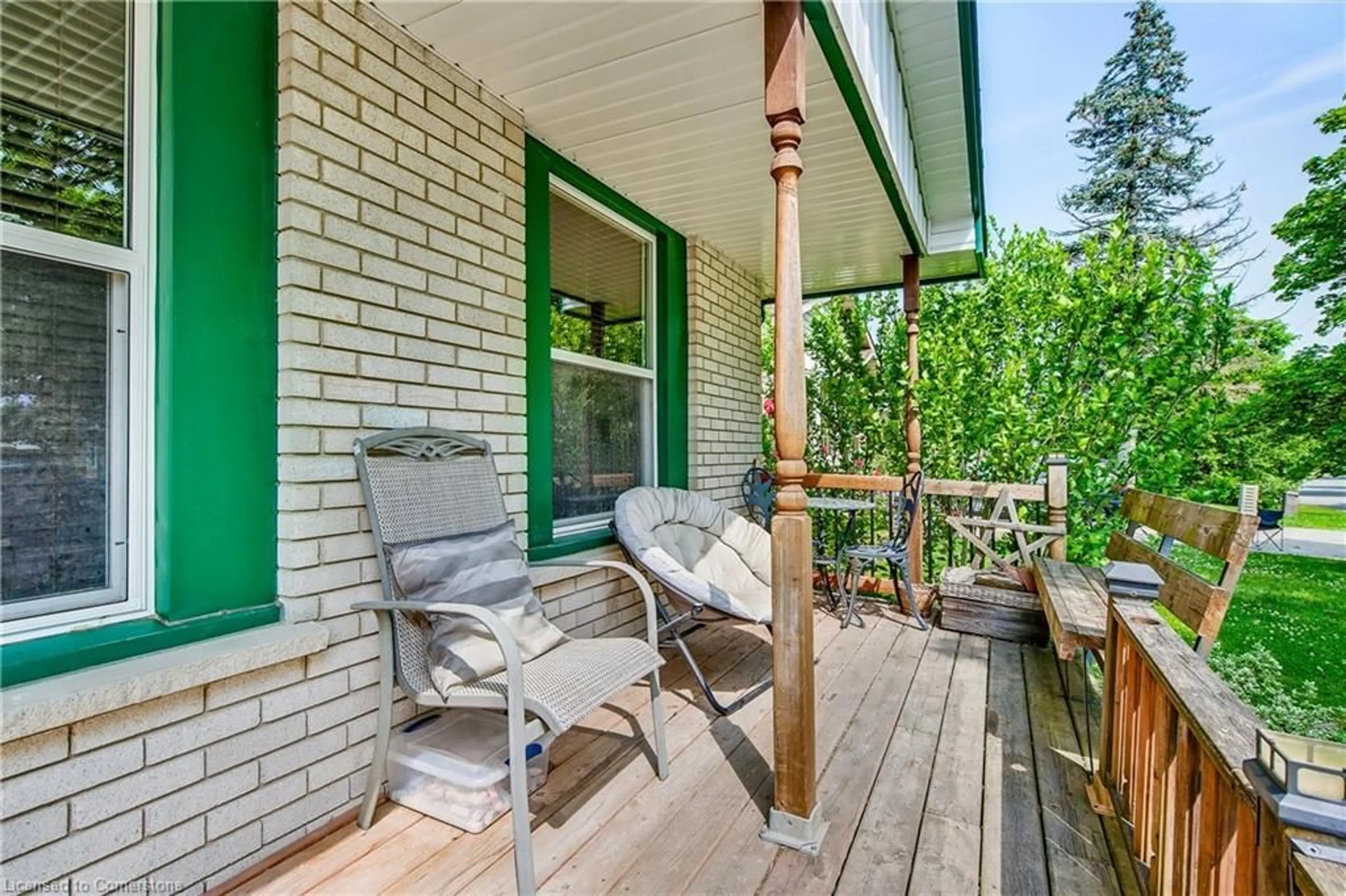 Patio, street for 42 Loraine Dr, St. Catharines Ontario L2P 3N8