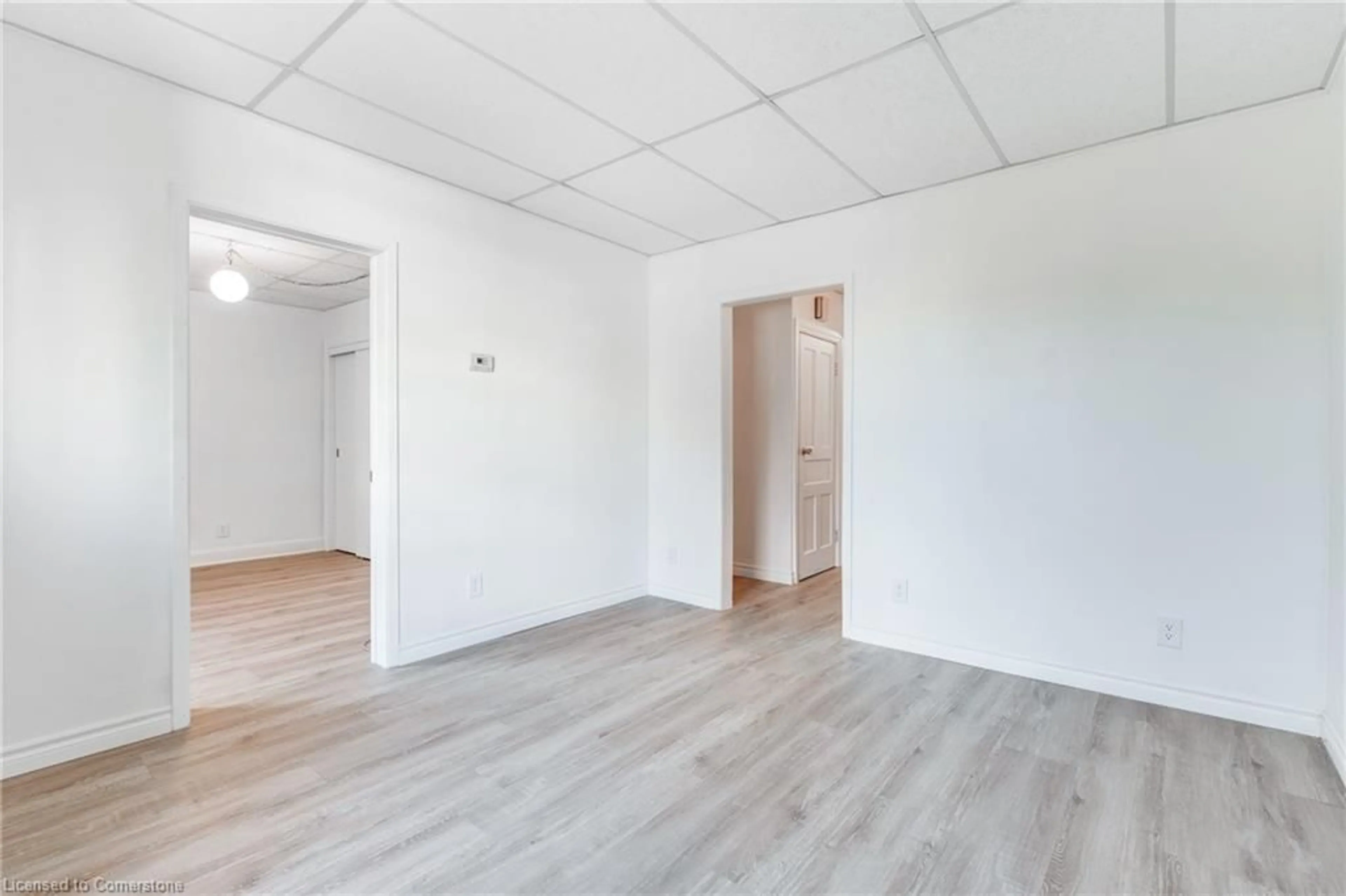 A pic of a room for 45 East Bend Ave, Hamilton Ontario L8L 7E1