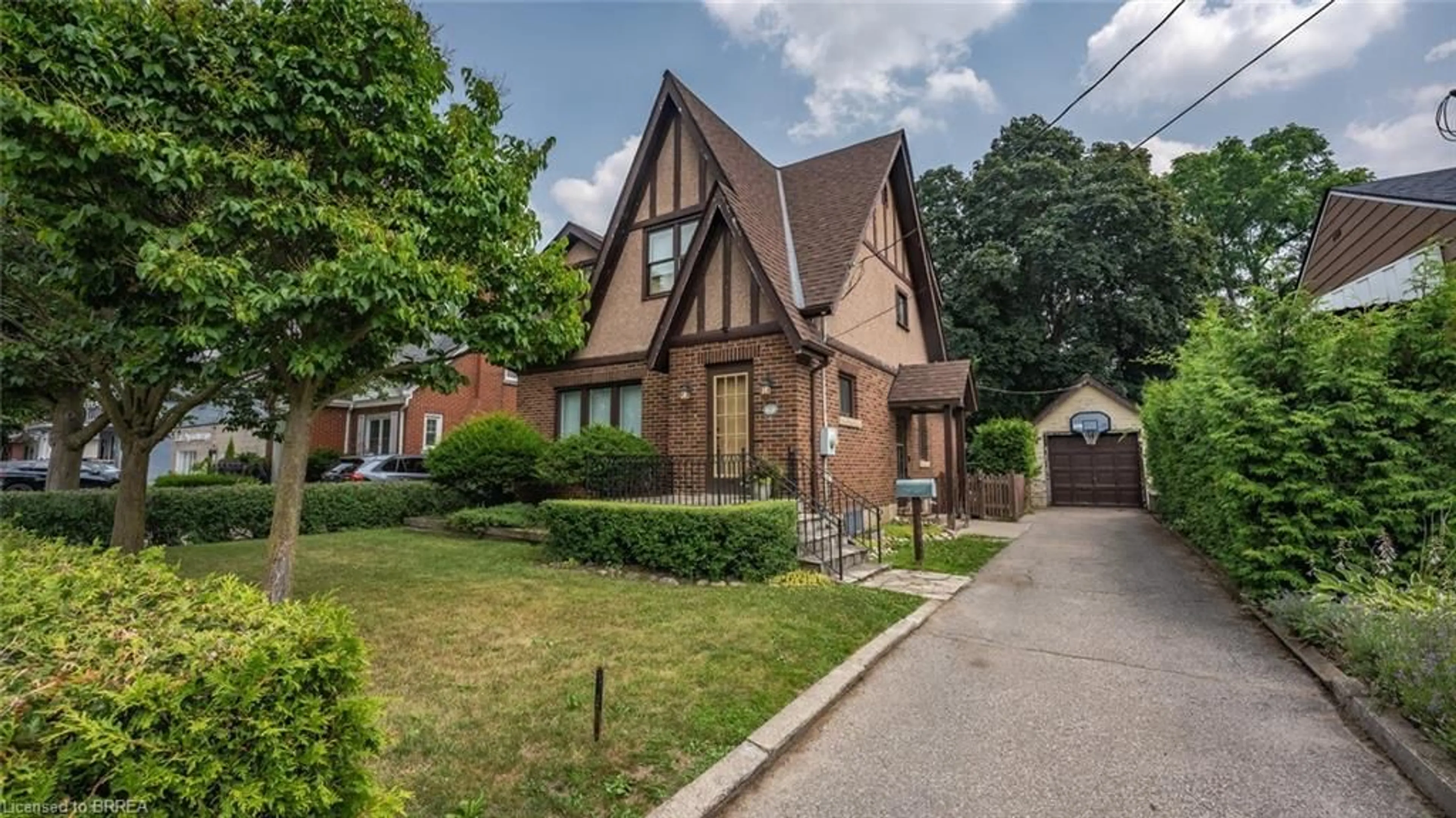 Home with brick exterior material, street for 31 Morrell St, Brantford Ontario N3T 4J3