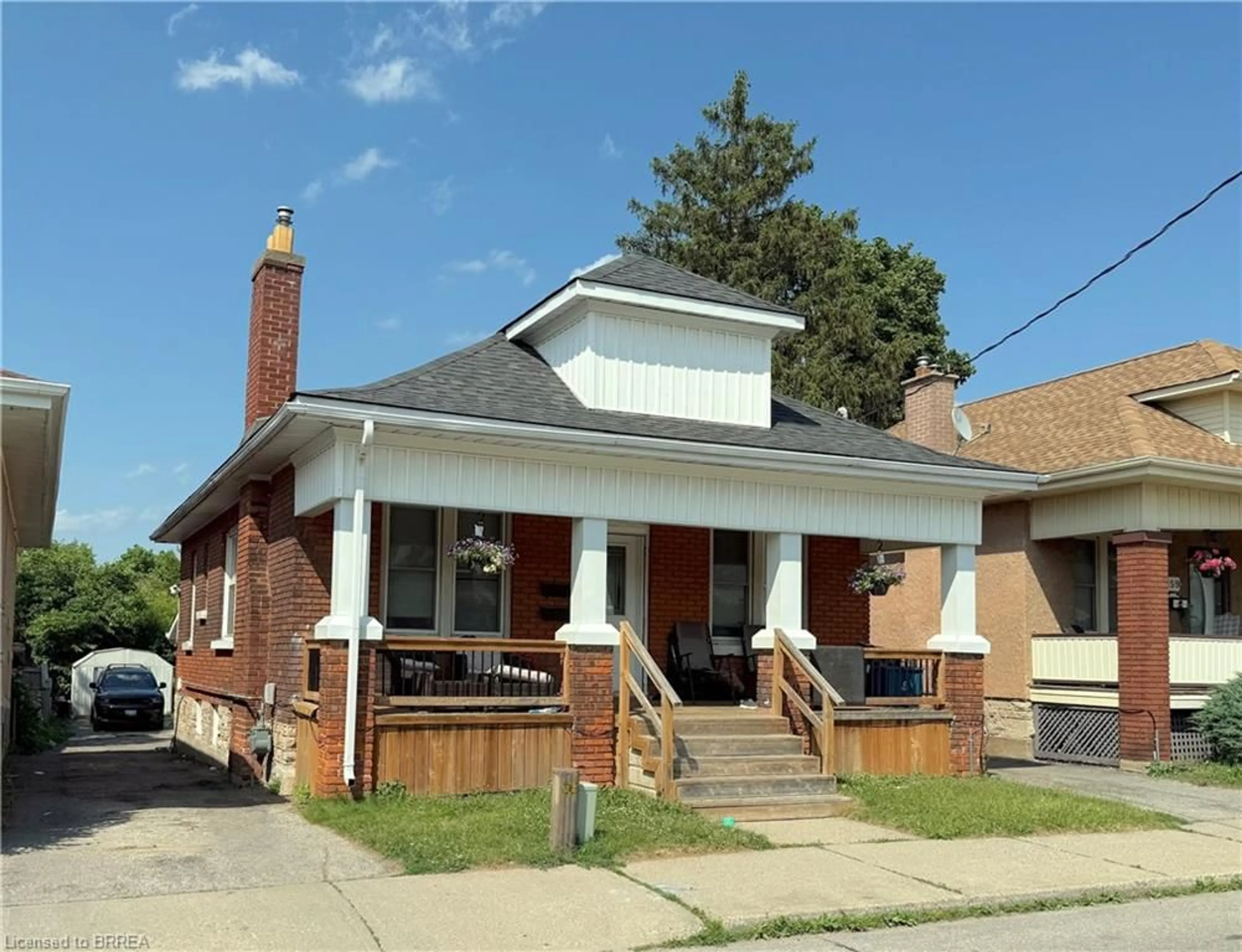 Home with brick exterior material, street for 161 Dundas St, Brantford Ontario N3R 1S6