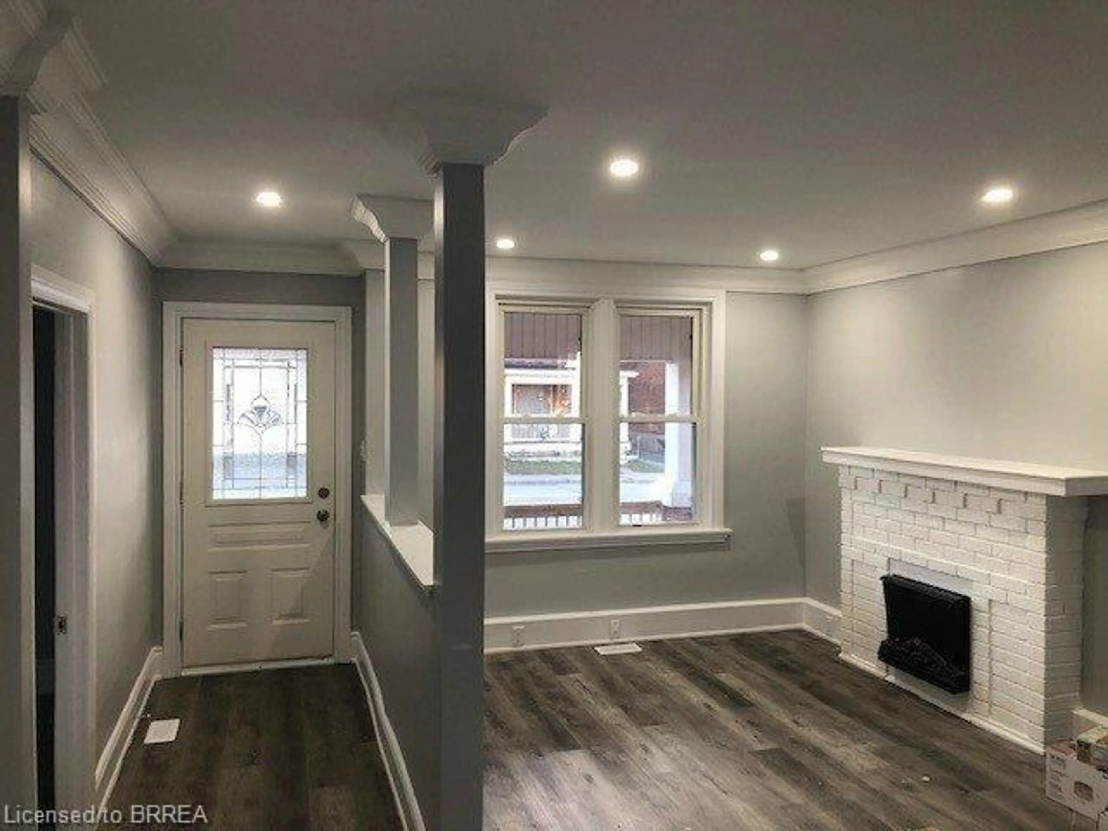 A pic of a room for 161 Dundas St, Brantford Ontario N3R 1S6