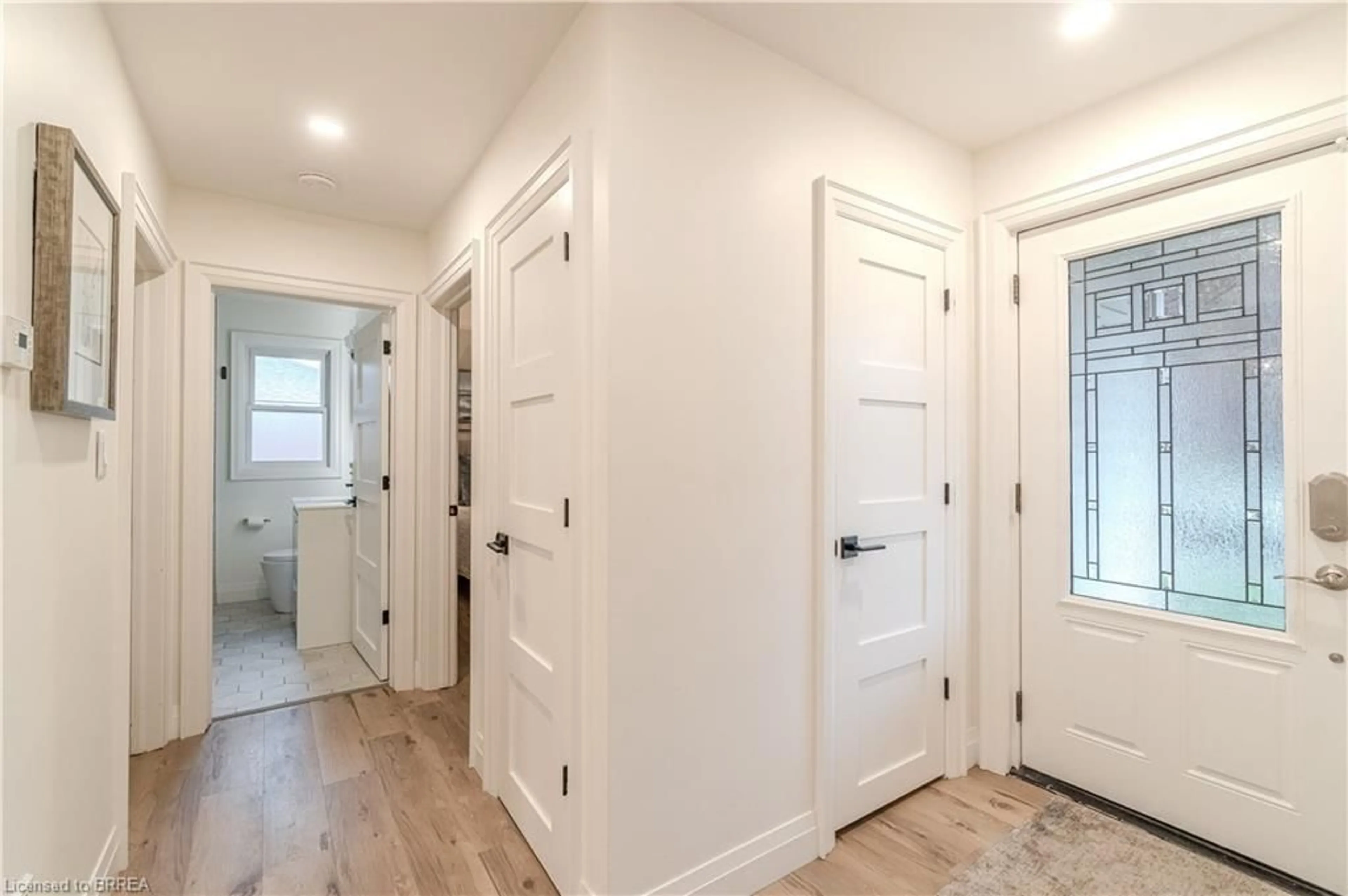 Indoor entryway for 24 Hillier Cres, Brantford Ontario N3R 1X1