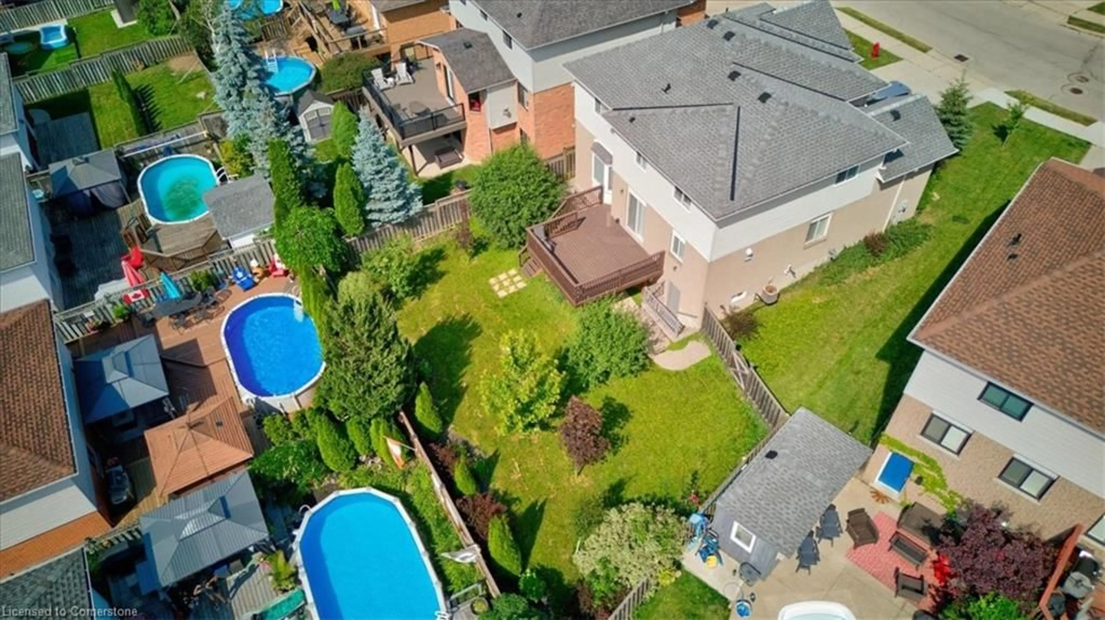 A pic from outside/outdoor area/front of a property/back of a property/a pic from drone, city buildings view from balcony for 219 Fano Dr, Hamilton Ontario L8W 3X3