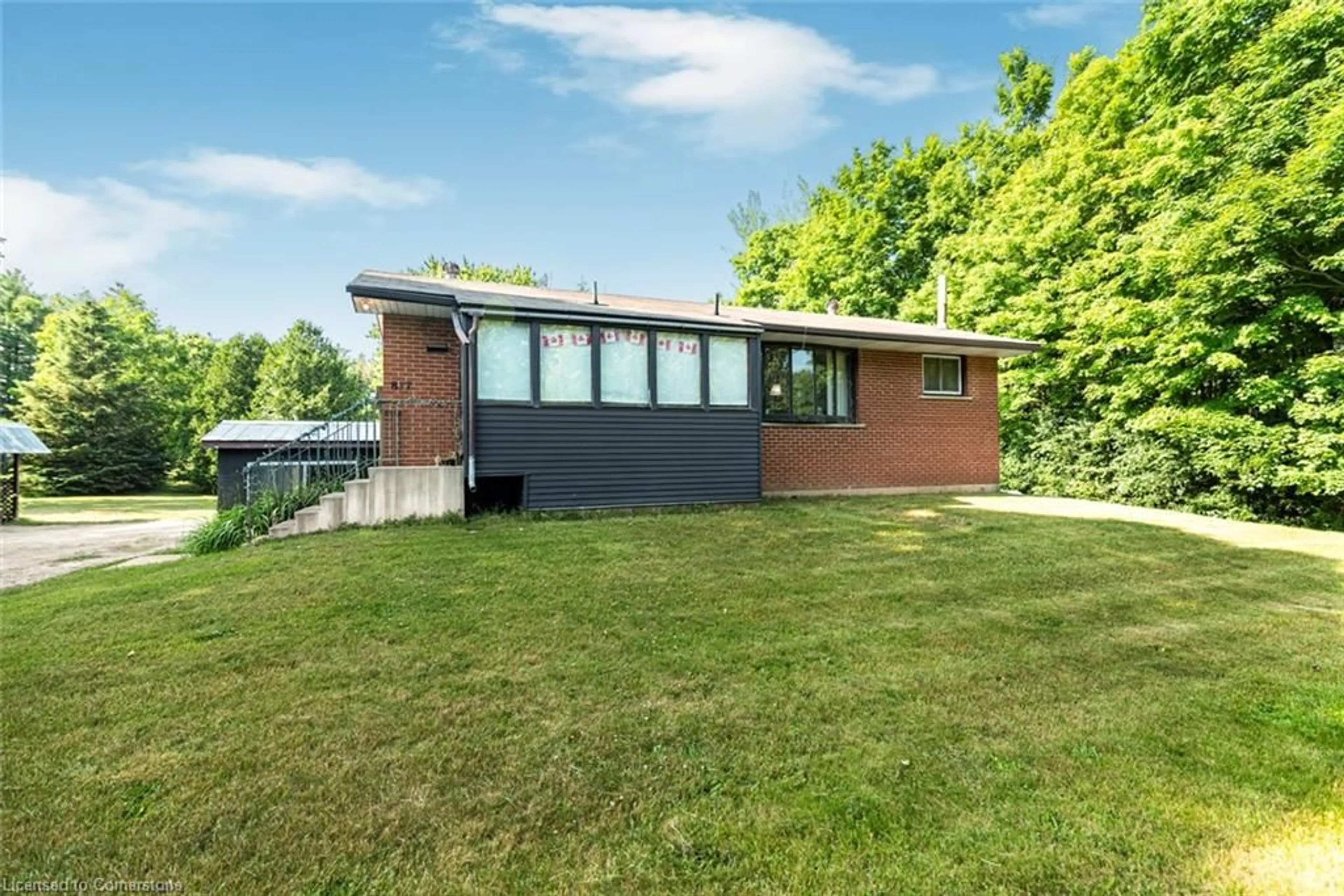 Home with brick exterior material, building for 877 6th Concession Rd, Hamilton Ontario L8B 1M9